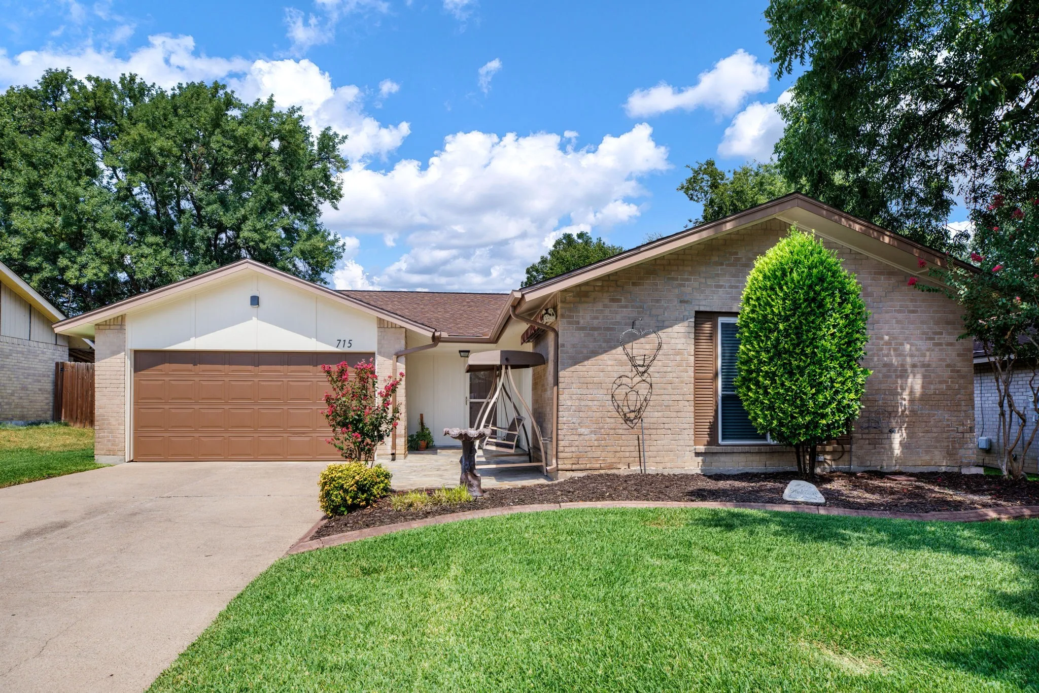 Single Family Residence For Sale in Tarrant County , 715 Salem Drive, Arlington, Texas 76014, 4 Bedroom, 2 Bathroom, 2 Garage spaces, 2,146 Sqft, built in 1977, mls#21393607, Real Estate Agent in Arlington, Homes For Sale in Tarrant county, Homes For Sale in Arlington, Realtor in Arlington Texas, Real Estate Brokerage Independent Realty Texas, Luminita Cordes Realtor