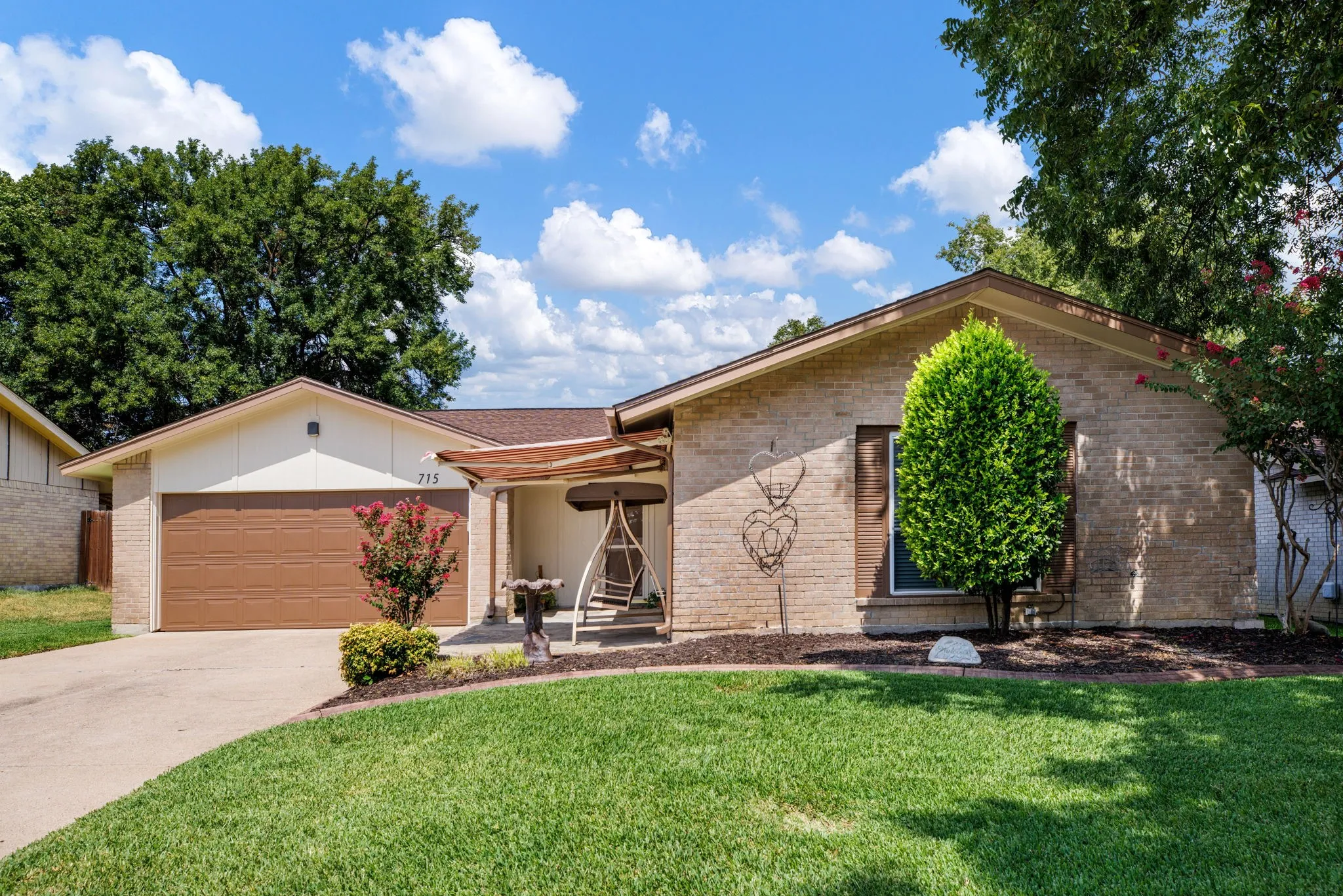 Single Family Residence For Sale in Tarrant County , 715 Salem Drive, Arlington, Texas 76014, 4 Bedroom, 2 Bathroom, 2 Garage spaces, 2,146 Sqft, built in 1977, mls#21393607, Real Estate Agent in Arlington, Homes For Sale in Tarrant county, Homes For Sale in Arlington, Realtor in Arlington Texas, Real Estate Brokerage Independent Realty Texas, Luminita Cordes Realtor