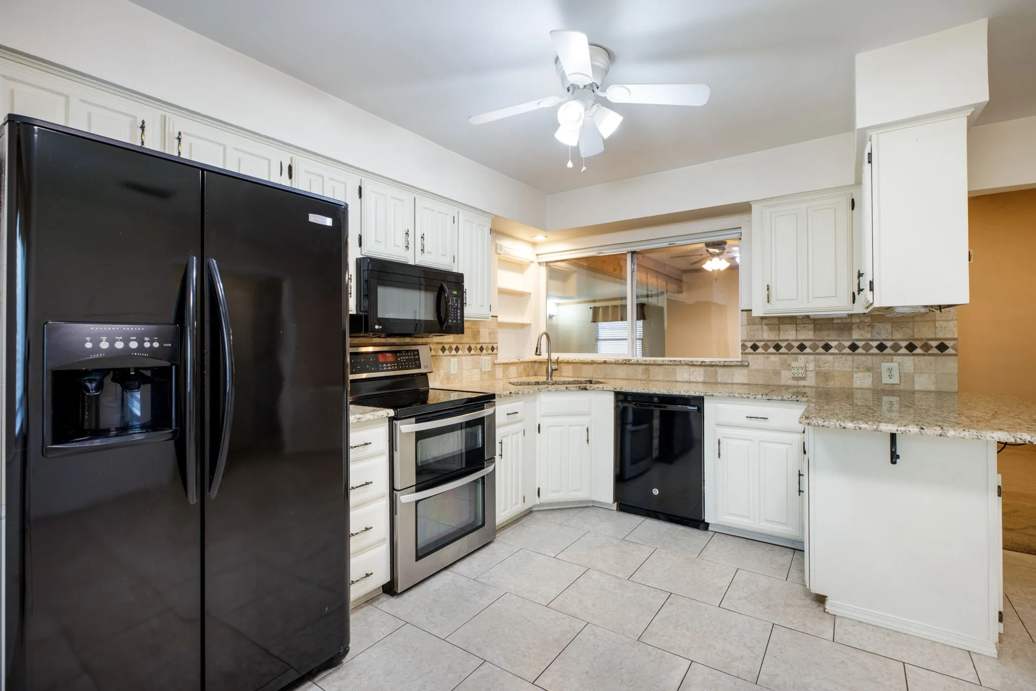 Single Family Residence For Sale in Tarrant County , 715 Salem Drive, Arlington, Texas 76014, 4 Bedroom, 2 Bathroom, 2 Garage spaces, 2,146 Sqft, built in 1977, mls#21393607, Real Estate Agent in Arlington, Homes For Sale in Tarrant county, Homes For Sale in Arlington, Realtor in Arlington Texas, Real Estate Brokerage Independent Realty Texas, Luminita Cordes Realtor