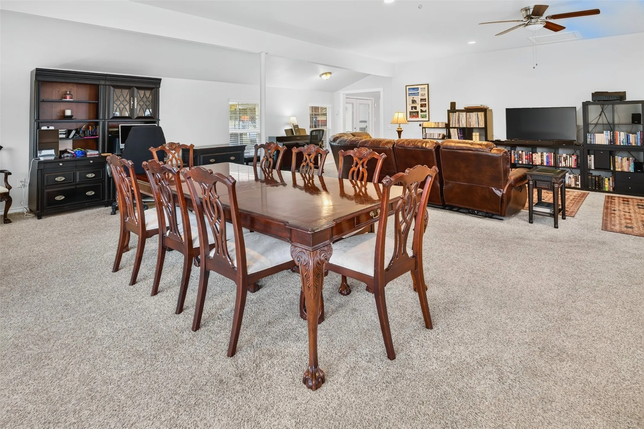 Single Family Residence For Sale in Mc Lennan County , 590 Bosque Lane, Mc Gregor, Texas 76657, 3 Bedroom, 2 Bathroom, 2 Garage spaces, 2,074 Sqft, built in 1965, mls#21394681, Real Estate Agent in Mc Gregor, Homes For Sale in Mc Lennan county, Homes For Sale in Mc Gregor, Realtor in Mc Gregor Texas, Real Estate Brokerage Independent Realty Texas, Luminita Cordes Realtor