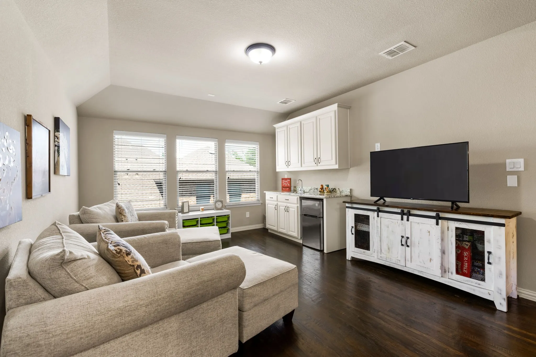 Single Family Residence For Sale in Collin County , 1417 Shenandoah Drive, Mc Kinney, Texas 75071, 4 Bedroom, 4 Bathroom, 2 Garage spaces, 3,233 Sqft, built in 2011, mls#21395116, Real Estate Agent in Mc Kinney, Homes For Sale in Collin county, Homes For Sale in Mc Kinney, Realtor in Mc Kinney Texas, Real Estate Brokerage Independent Realty Texas, Luminita Cordes Realtor