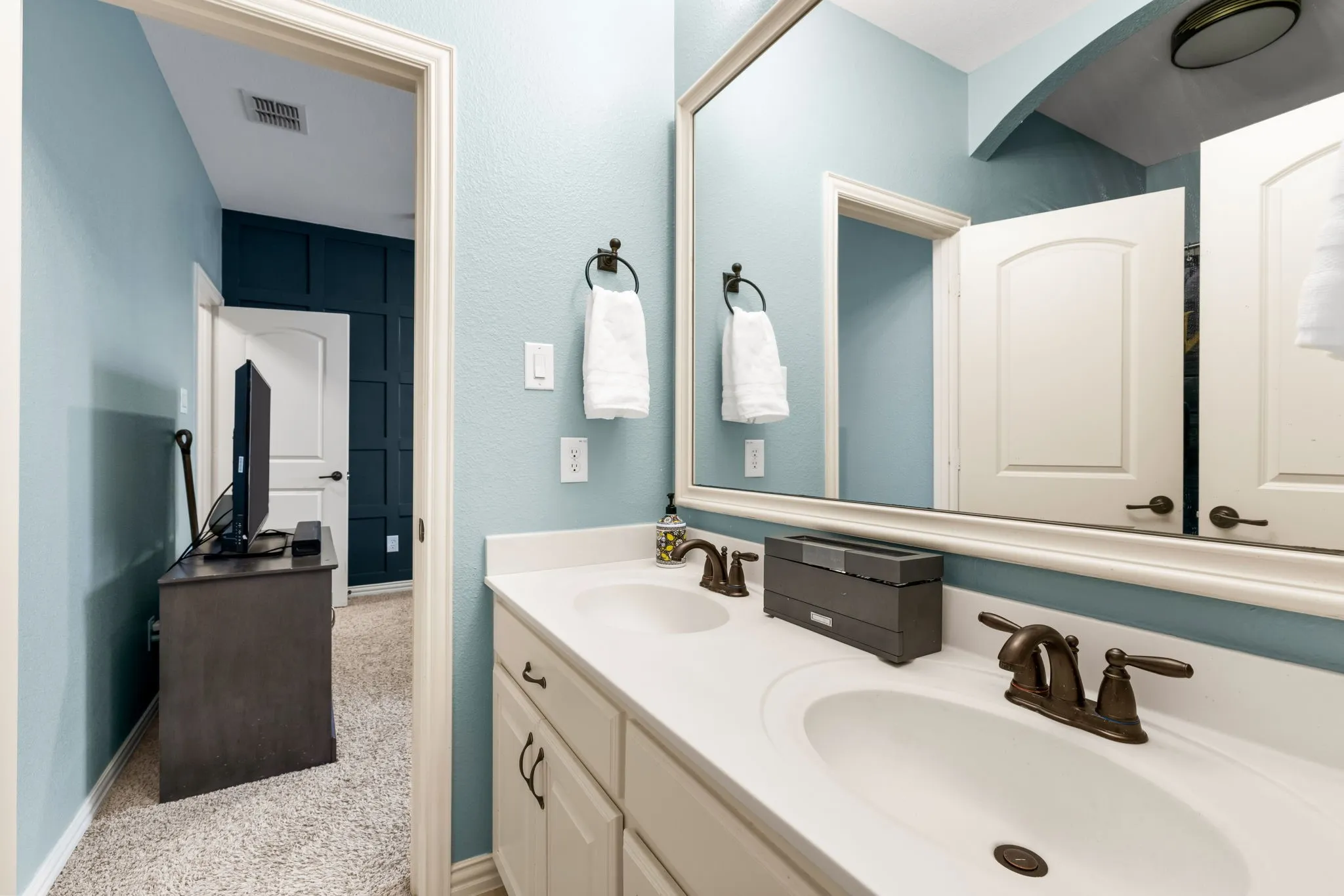 Single Family Residence For Sale in Collin County , 1417 Shenandoah Drive, Mc Kinney, Texas 75071, 4 Bedroom, 4 Bathroom, 2 Garage spaces, 3,233 Sqft, built in 2011, mls#21395116, Real Estate Agent in Mc Kinney, Homes For Sale in Collin county, Homes For Sale in Mc Kinney, Realtor in Mc Kinney Texas, Real Estate Brokerage Independent Realty Texas, Luminita Cordes Realtor
