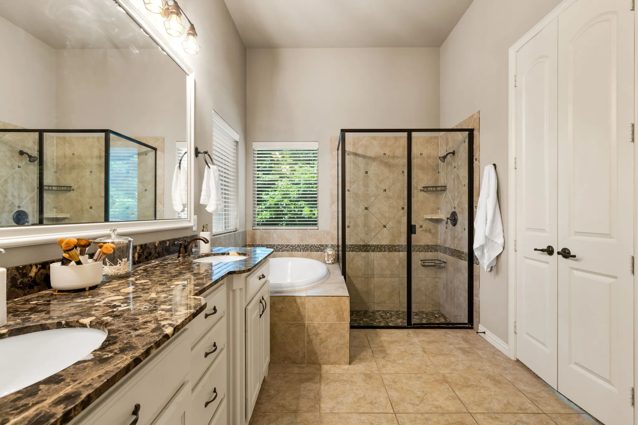 Single Family Residence For Sale in Collin County , 1417 Shenandoah Drive, Mc Kinney, Texas 75071, 4 Bedroom, 4 Bathroom, 2 Garage spaces, 3,233 Sqft, built in 2011, mls#21395116, Real Estate Agent in Mc Kinney, Homes For Sale in Collin county, Homes For Sale in Mc Kinney, Realtor in Mc Kinney Texas, Real Estate Brokerage Independent Realty Texas, Luminita Cordes Realtor