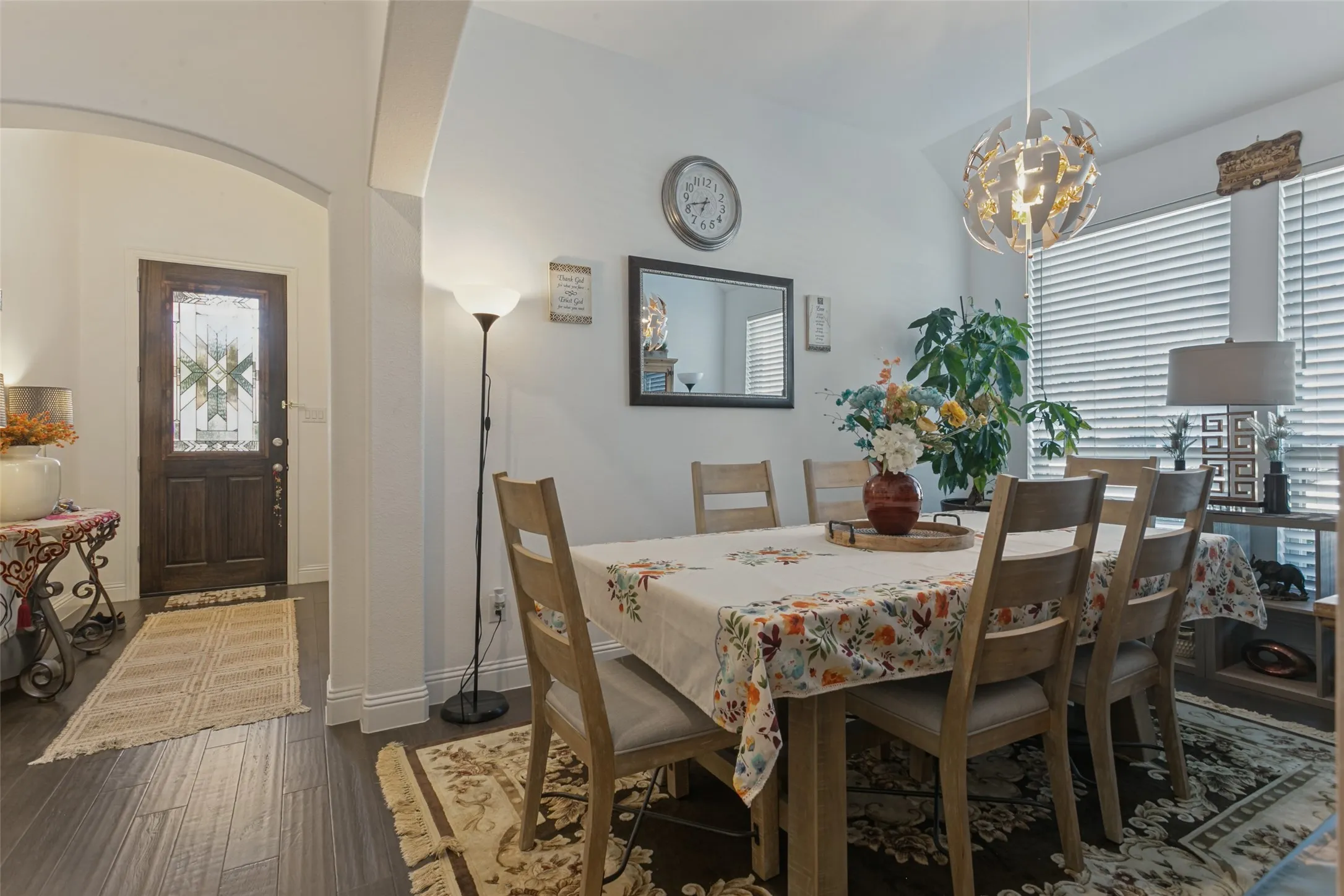 Single Family Residence For Sale in Denton County , 9401 Excursion Drive, Oak Point, Texas 75068, 3 Bedroom, 2 Bathroom, 3 Garage spaces, 2,171 Sqft, built in 2019, mls#21392431, Real Estate Agent in Oak Point, Homes For Sale in Denton county, Homes For Sale in Oak Point, Realtor in Oak Point Texas, Real Estate Brokerage Independent Realty Texas, Luminita Cordes Realtor