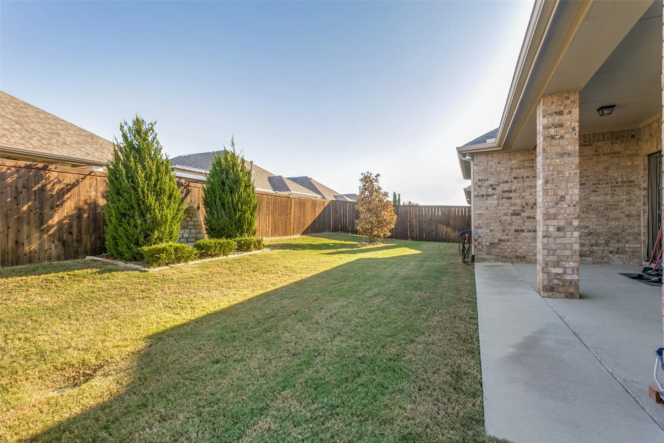 Single Family Residence For Sale in Denton County , 9401 Excursion Drive, Oak Point, Texas 75068, 3 Bedroom, 2 Bathroom, 3 Garage spaces, 2,171 Sqft, built in 2019, mls#21392431, Real Estate Agent in Oak Point, Homes For Sale in Denton county, Homes For Sale in Oak Point, Realtor in Oak Point Texas, Real Estate Brokerage Independent Realty Texas, Luminita Cordes Realtor