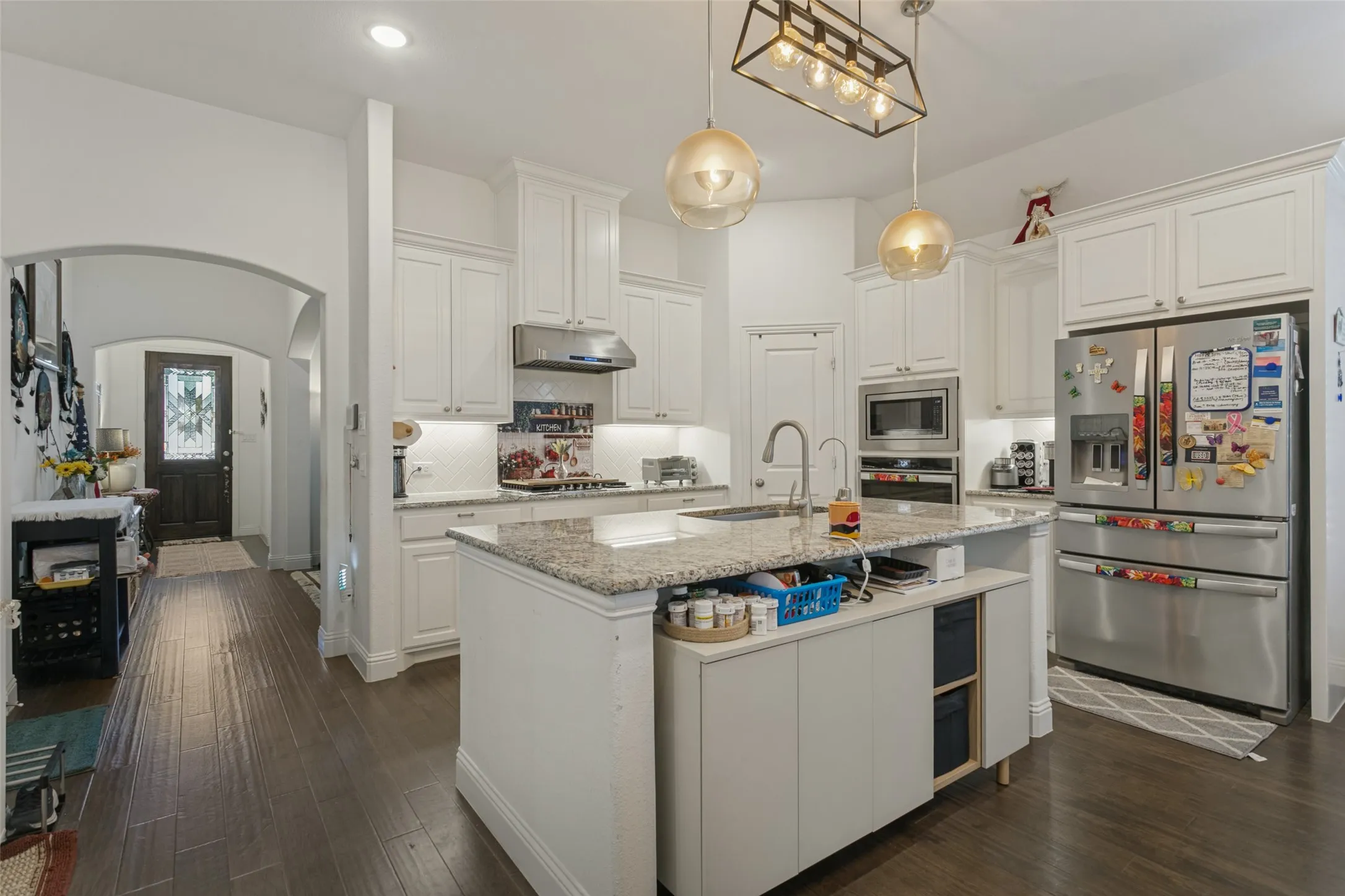 Single Family Residence For Sale in Denton County , 9401 Excursion Drive, Oak Point, Texas 75068, 3 Bedroom, 2 Bathroom, 3 Garage spaces, 2,171 Sqft, built in 2019, mls#21392431, Real Estate Agent in Oak Point, Homes For Sale in Denton county, Homes For Sale in Oak Point, Realtor in Oak Point Texas, Real Estate Brokerage Independent Realty Texas, Luminita Cordes Realtor