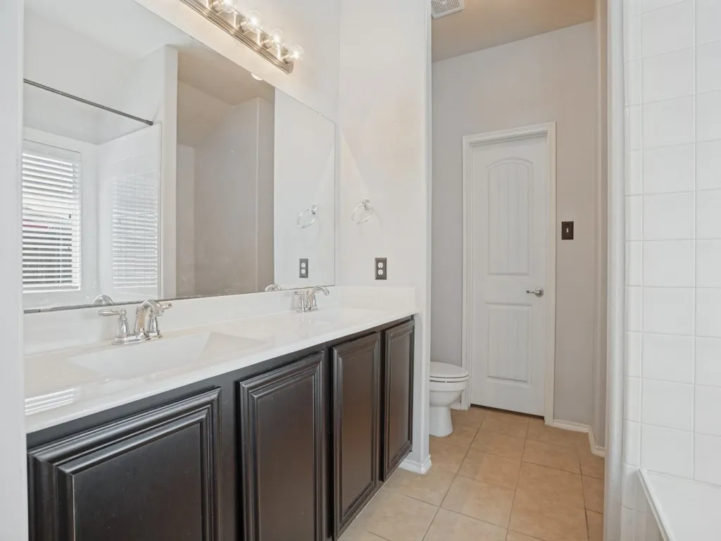 Single Family Residence For Sale in Denton County , 15012 Frisco Ranch Drive, Little Elm, Texas 75068, 3 Bedroom, 2 Bathroom, 2 Garage spaces, 1,668 Sqft, built in 2012, mls#21393074, Real Estate Agent in Little Elm, Homes For Sale in Denton county, Homes For Sale in Little Elm, Realtor in Little Elm Texas, Real Estate Brokerage Independent Realty Texas, Luminita Cordes Realtor