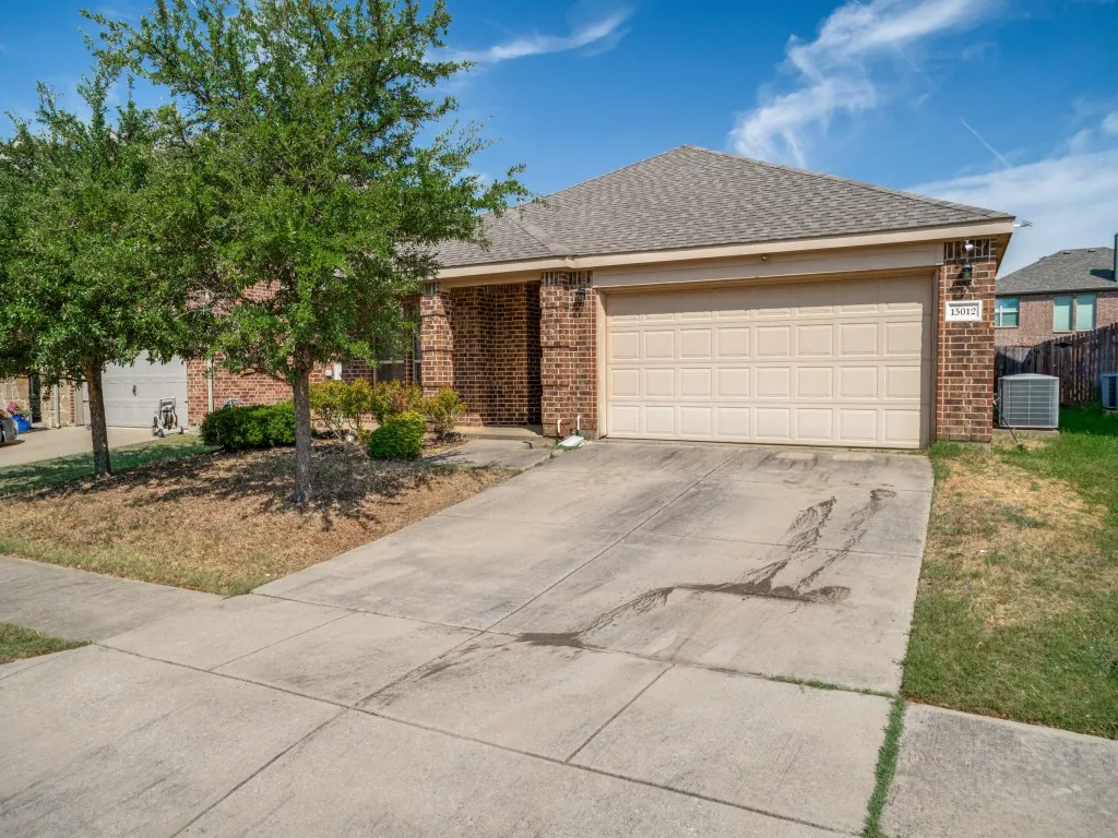 Single Family Residence For Sale in Denton County , 15012 Frisco Ranch Drive, Little Elm, Texas 75068, 3 Bedroom, 2 Bathroom, 2 Garage spaces, 1,668 Sqft, built in 2012, mls#21393074, Real Estate Agent in Little Elm, Homes For Sale in Denton county, Homes For Sale in Little Elm, Realtor in Little Elm Texas, Real Estate Brokerage Independent Realty Texas, Luminita Cordes Realtor