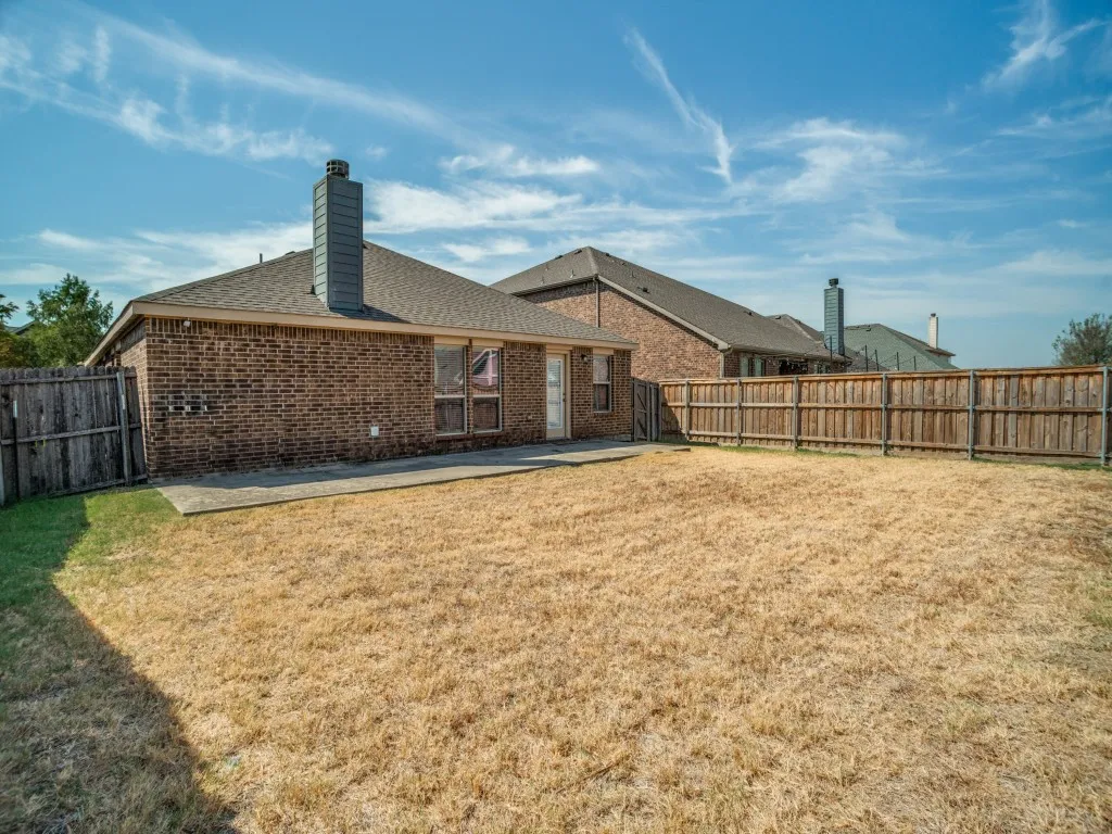 Single Family Residence For Sale in Denton County , 15012 Frisco Ranch Drive, Little Elm, Texas 75068, 3 Bedroom, 2 Bathroom, 2 Garage spaces, 1,668 Sqft, built in 2012, mls#21393074, Real Estate Agent in Little Elm, Homes For Sale in Denton county, Homes For Sale in Little Elm, Realtor in Little Elm Texas, Real Estate Brokerage Independent Realty Texas, Luminita Cordes Realtor