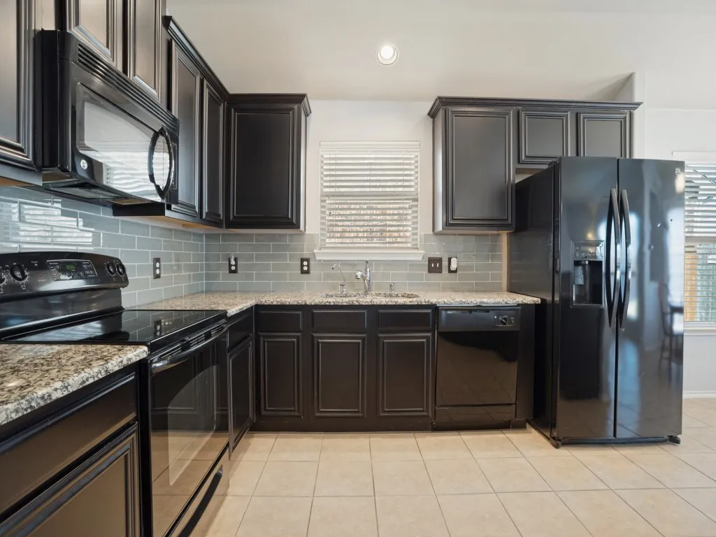 Single Family Residence For Sale in Denton County , 15012 Frisco Ranch Drive, Little Elm, Texas 75068, 3 Bedroom, 2 Bathroom, 2 Garage spaces, 1,668 Sqft, built in 2012, mls#21393074, Real Estate Agent in Little Elm, Homes For Sale in Denton county, Homes For Sale in Little Elm, Realtor in Little Elm Texas, Real Estate Brokerage Independent Realty Texas, Luminita Cordes Realtor