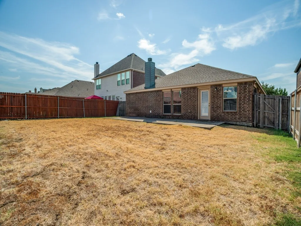 Single Family Residence For Sale in Denton County , 15012 Frisco Ranch Drive, Little Elm, Texas 75068, 3 Bedroom, 2 Bathroom, 2 Garage spaces, 1,668 Sqft, built in 2012, mls#21393074, Real Estate Agent in Little Elm, Homes For Sale in Denton county, Homes For Sale in Little Elm, Realtor in Little Elm Texas, Real Estate Brokerage Independent Realty Texas, Luminita Cordes Realtor