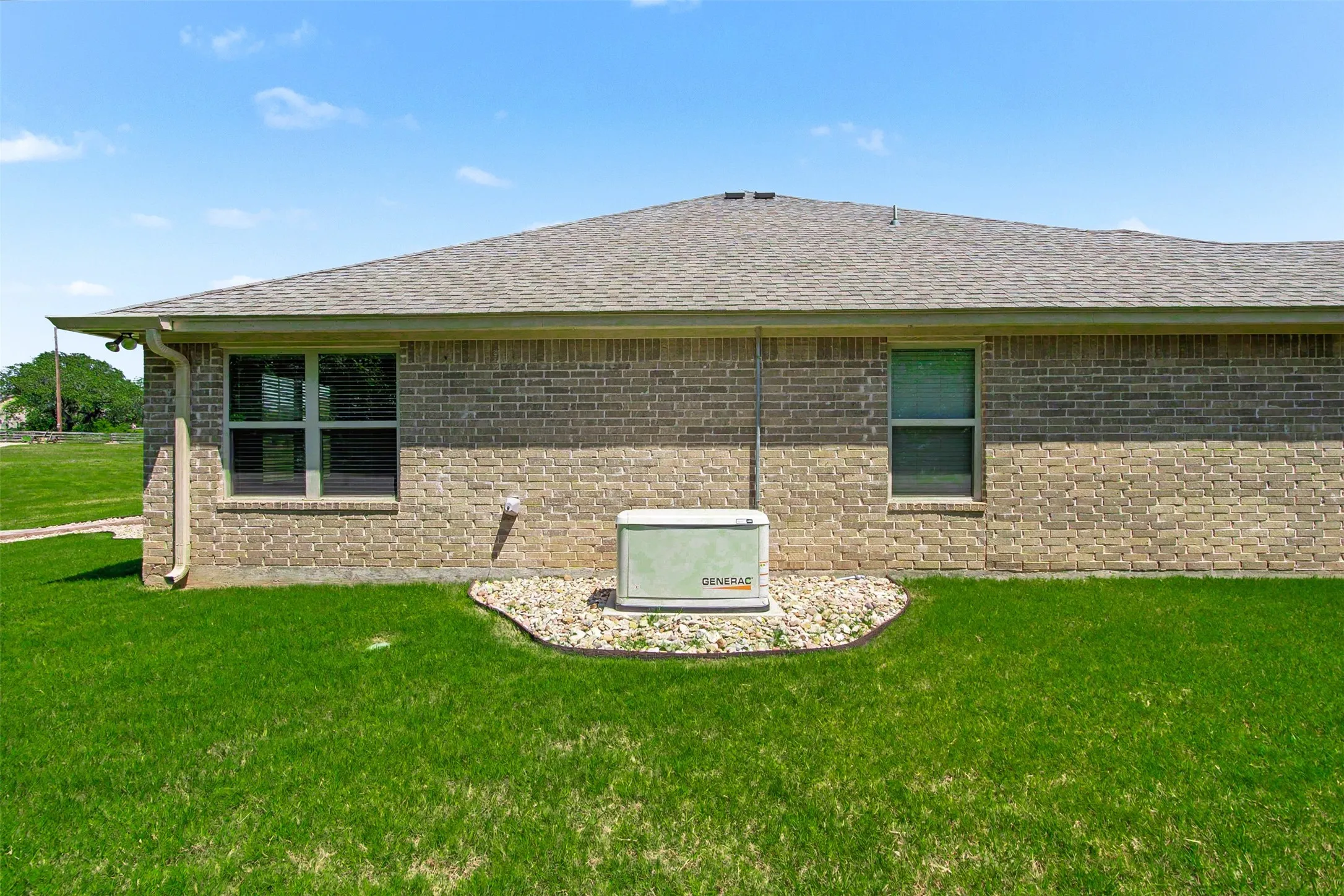 Single Family Residence For Sale in Hood County , 3907 Del Rio Court, Granbury, Texas 76049, 4 Bedroom, 2 Bathroom, 3 Garage spaces, 1,736 Sqft, built in 2018, mls#21395537, Real Estate Agent in Granbury, Homes For Sale in Hood county, Homes For Sale in Granbury, Realtor in Granbury Texas, Real Estate Brokerage Independent Realty Texas, Luminita Cordes Realtor