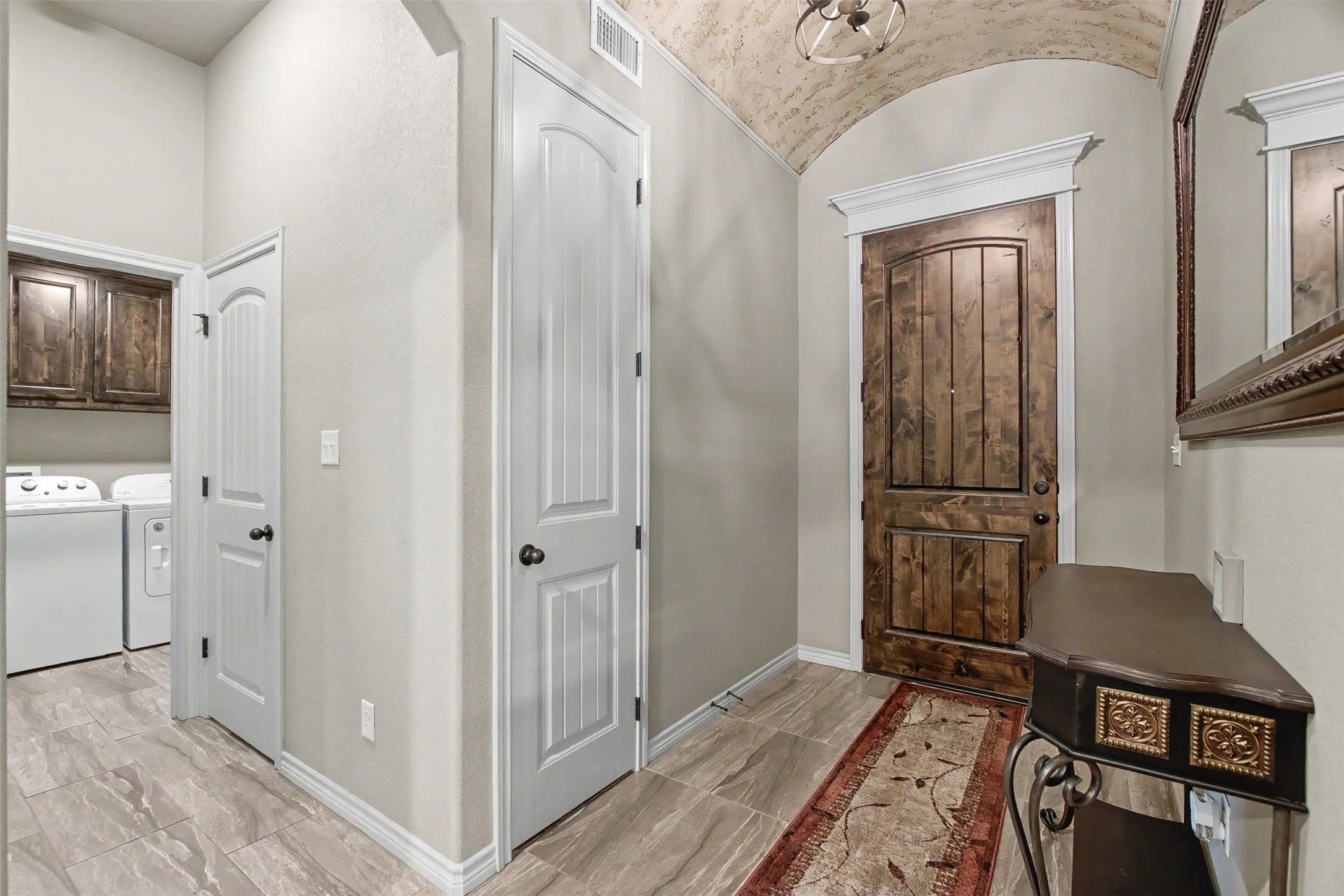 Single Family Residence For Sale in Hood County , 3907 Del Rio Court, Granbury, Texas 76049, 4 Bedroom, 2 Bathroom, 3 Garage spaces, 1,736 Sqft, built in 2018, mls#21395537, Real Estate Agent in Granbury, Homes For Sale in Hood county, Homes For Sale in Granbury, Realtor in Granbury Texas, Real Estate Brokerage Independent Realty Texas, Luminita Cordes Realtor