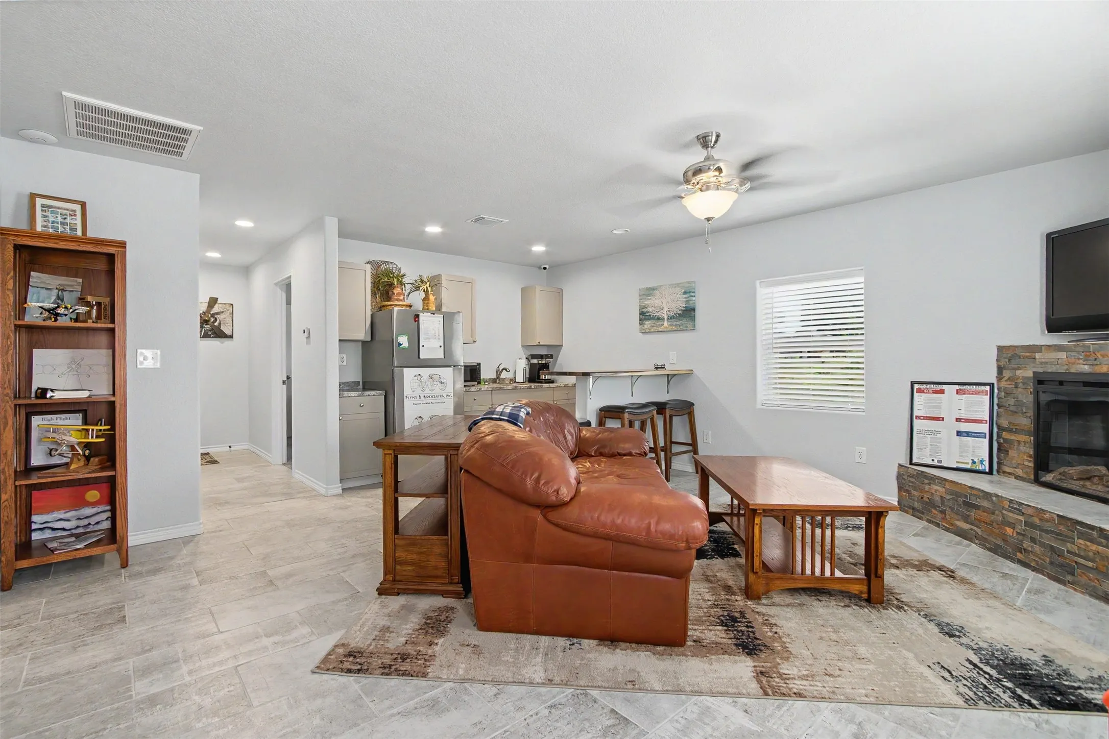 Single Family Residence For Sale in Hood County , 3907 Del Rio Court, Granbury, Texas 76049, 4 Bedroom, 2 Bathroom, 3 Garage spaces, 1,736 Sqft, built in 2018, mls#21395537, Real Estate Agent in Granbury, Homes For Sale in Hood county, Homes For Sale in Granbury, Realtor in Granbury Texas, Real Estate Brokerage Independent Realty Texas, Luminita Cordes Realtor