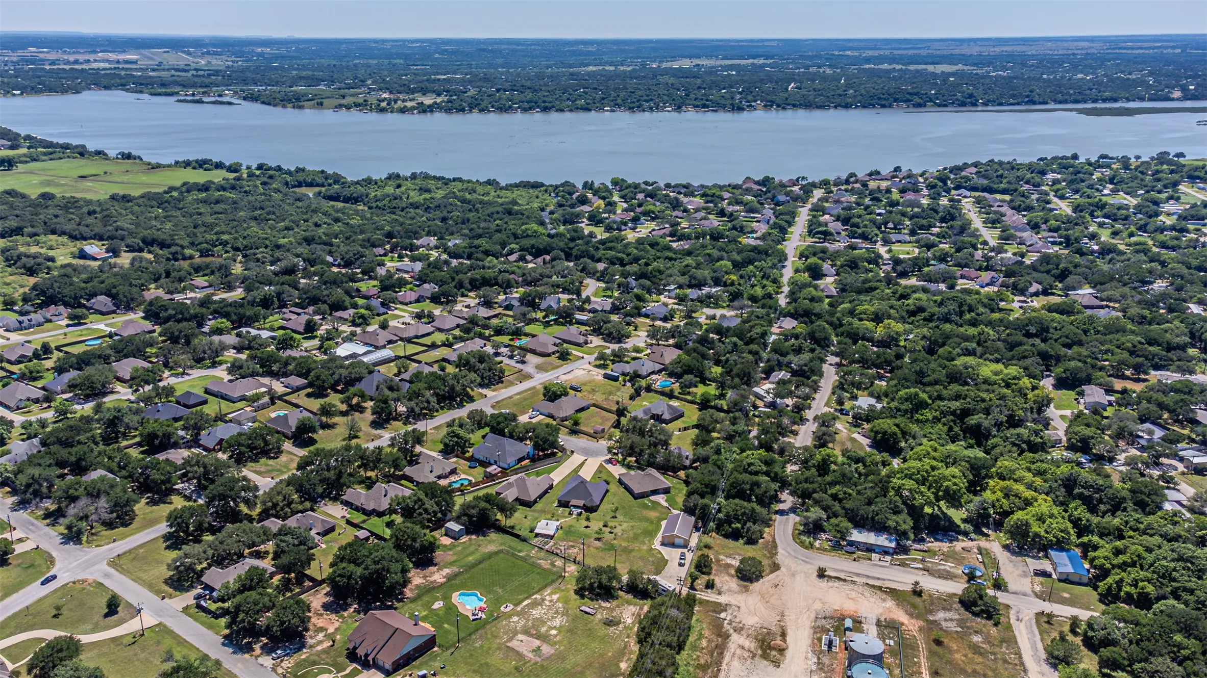 Single Family Residence For Sale in Hood County , 3907 Del Rio Court, Granbury, Texas 76049, 4 Bedroom, 2 Bathroom, 3 Garage spaces, 1,736 Sqft, built in 2018, mls#21395537, Real Estate Agent in Granbury, Homes For Sale in Hood county, Homes For Sale in Granbury, Realtor in Granbury Texas, Real Estate Brokerage Independent Realty Texas, Luminita Cordes Realtor