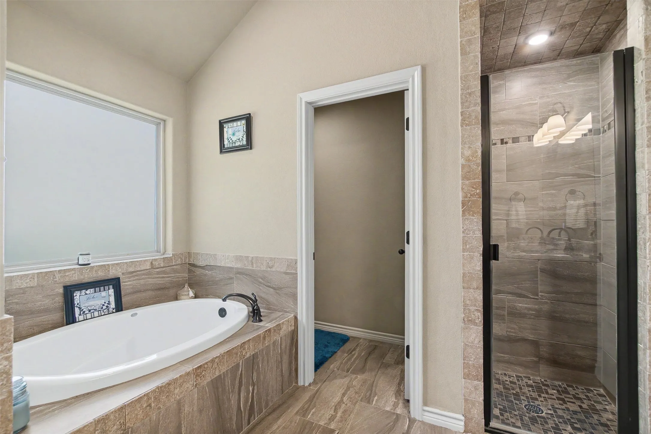 Single Family Residence For Sale in Hood County , 3907 Del Rio Court, Granbury, Texas 76049, 4 Bedroom, 2 Bathroom, 3 Garage spaces, 1,736 Sqft, built in 2018, mls#21395537, Real Estate Agent in Granbury, Homes For Sale in Hood county, Homes For Sale in Granbury, Realtor in Granbury Texas, Real Estate Brokerage Independent Realty Texas, Luminita Cordes Realtor