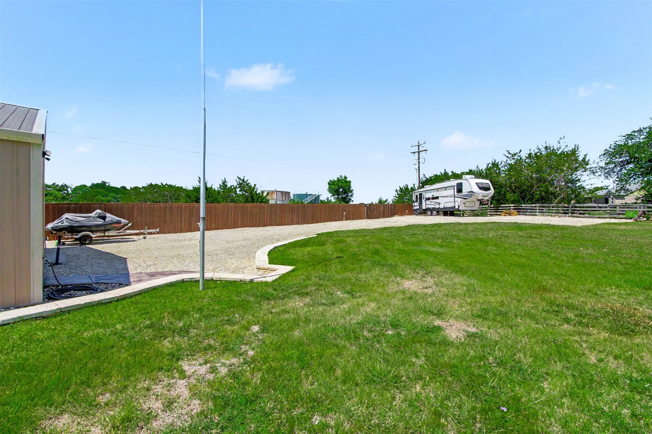 Single Family Residence For Sale in Hood County , 3907 Del Rio Court, Granbury, Texas 76049, 4 Bedroom, 2 Bathroom, 3 Garage spaces, 1,736 Sqft, built in 2018, mls#21395537, Real Estate Agent in Granbury, Homes For Sale in Hood county, Homes For Sale in Granbury, Realtor in Granbury Texas, Real Estate Brokerage Independent Realty Texas, Luminita Cordes Realtor
