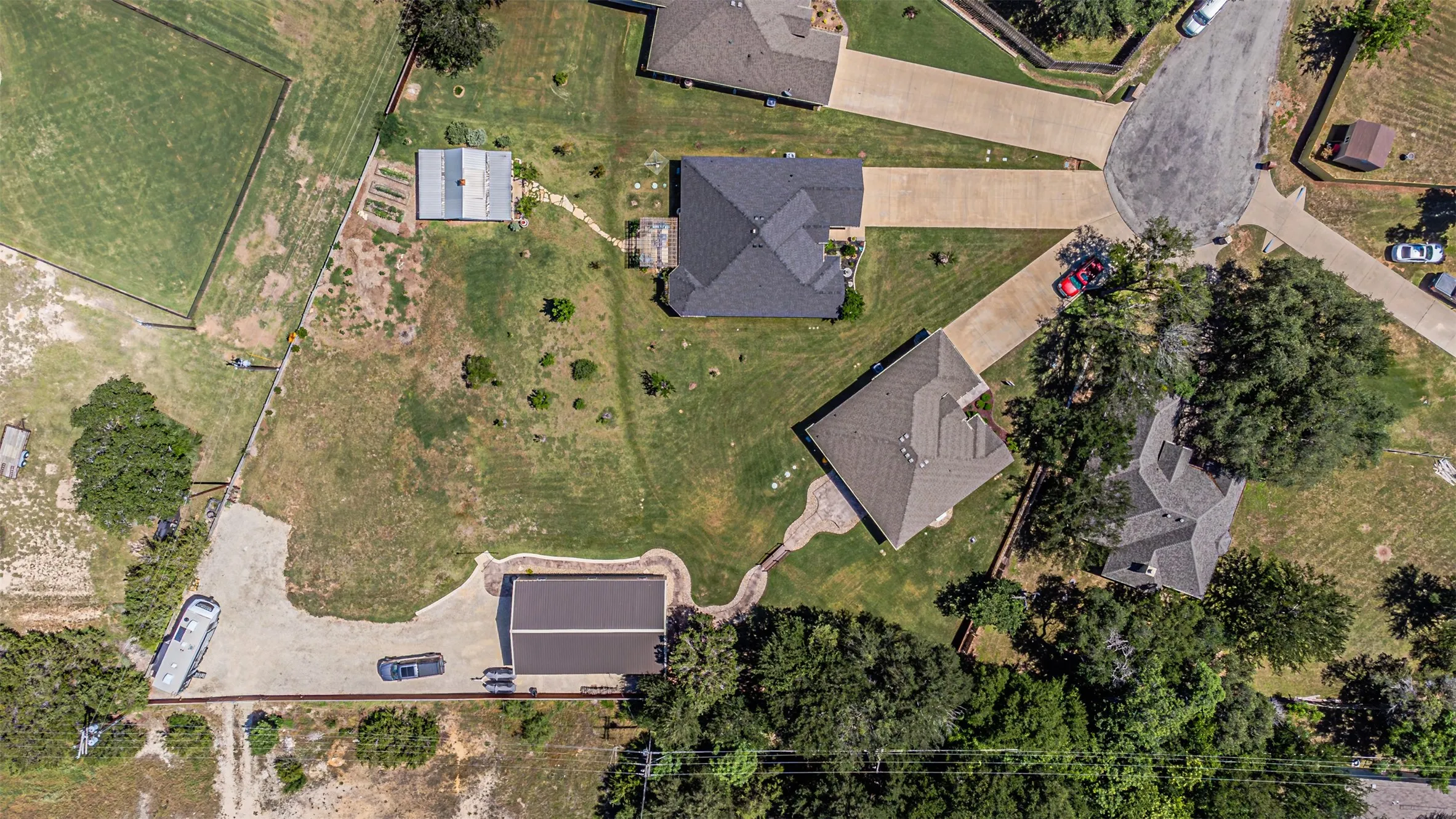 Single Family Residence For Sale in Hood County , 3907 Del Rio Court, Granbury, Texas 76049, 4 Bedroom, 2 Bathroom, 3 Garage spaces, 1,736 Sqft, built in 2018, mls#21395537, Real Estate Agent in Granbury, Homes For Sale in Hood county, Homes For Sale in Granbury, Realtor in Granbury Texas, Real Estate Brokerage Independent Realty Texas, Luminita Cordes Realtor