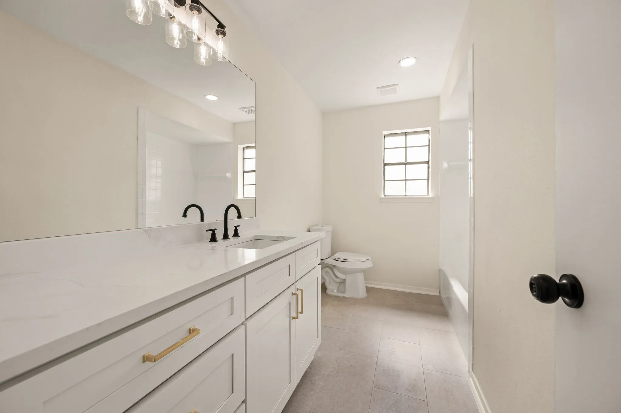 Single Family Residence For Sale in Tarrant County , 1705 S Timber Court, Benbrook, Texas 76126, 3 Bedroom, 2 Bathroom, 2 Garage spaces, 1,436 Sqft, built in 1977, mls#21395447, Real Estate Agent in Benbrook, Homes For Sale in Tarrant county, Homes For Sale in Benbrook, Realtor in Benbrook Texas, Real Estate Brokerage Independent Realty Texas, Luminita Cordes Realtor