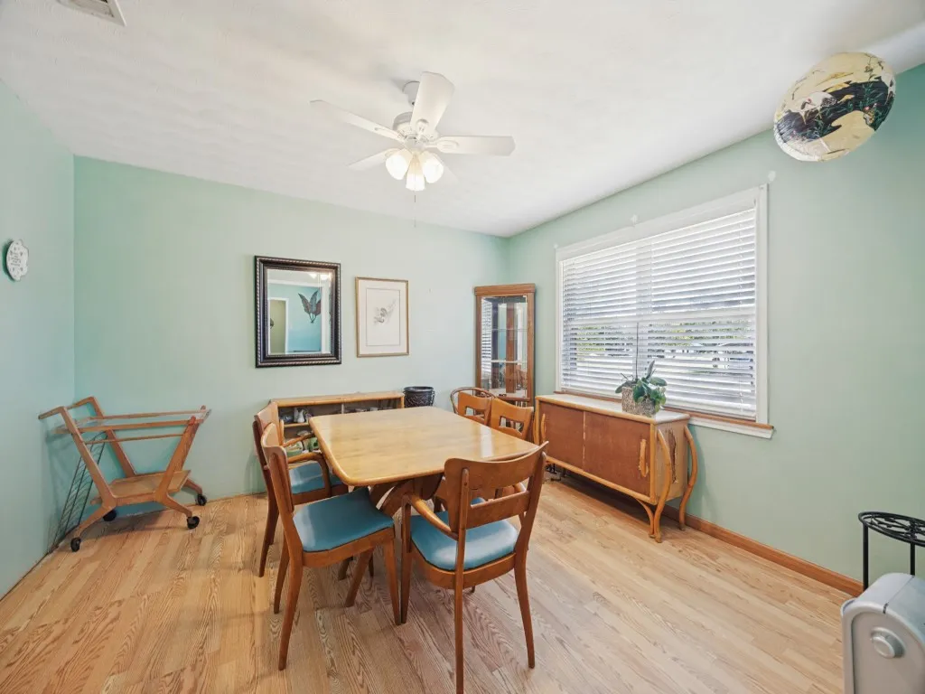 Single Family Residence For Sale in Grayson County , 87 Micajah Davis Lane, Denison, Texas 75020, 3 Bedroom, 2 Bathroom, 2 Garage spaces, 2,107 Sqft, built in 1962, mls#21395514, Real Estate Agent in Denison, Homes For Sale in Grayson county, Homes For Sale in Denison, Realtor in Denison Texas, Real Estate Brokerage Independent Realty Texas, Luminita Cordes Realtor