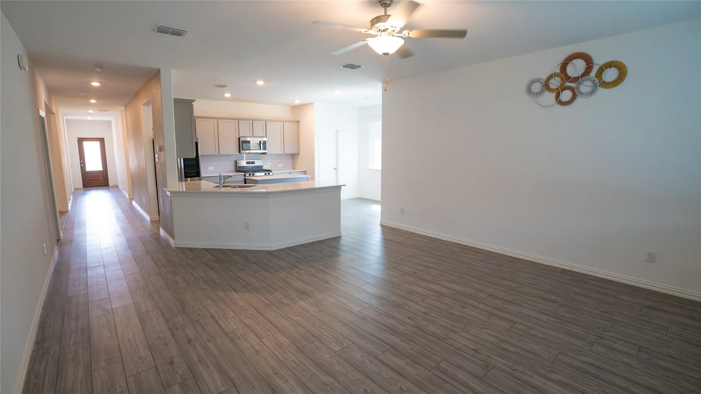 Single Family Residence For Sale in Collin County , 7109 Dandelion Road, Mc Kinney, Texas 75071, 4 Bedroom, 2 Bathroom, 2 Garage spaces, 1,990 Sqft, built in 2021, mls#21391280, Real Estate Agent in Mc Kinney, Homes For Sale in Collin county, Homes For Sale in Mc Kinney, Realtor in Mc Kinney Texas, Real Estate Brokerage Independent Realty Texas, Luminita Cordes Realtor