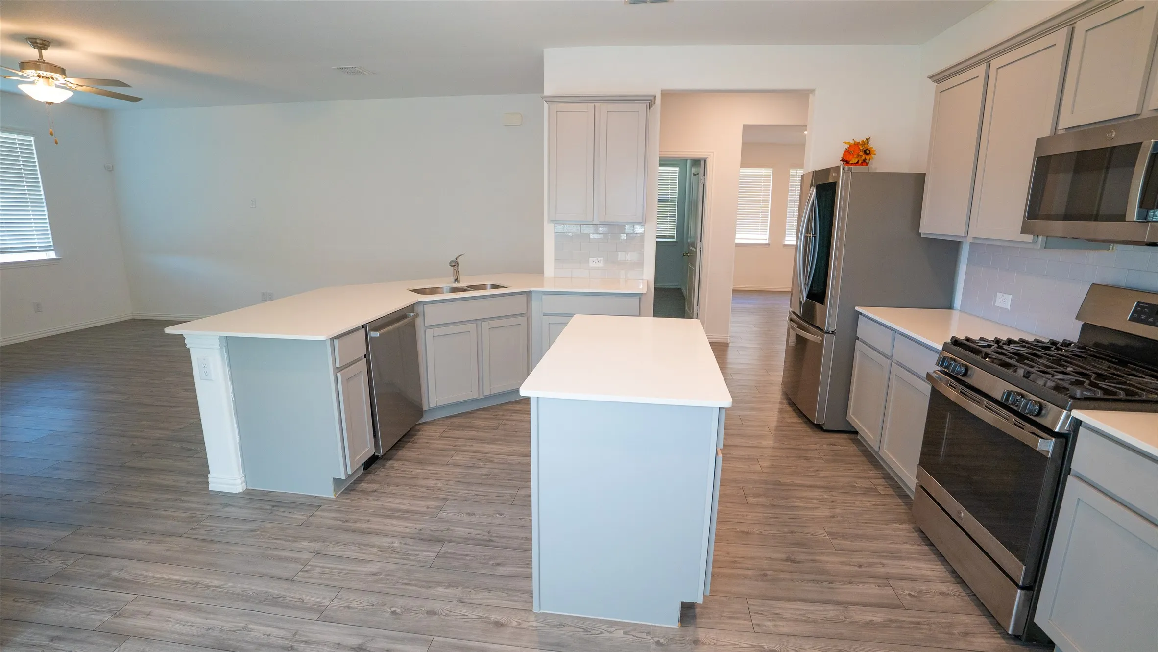 Single Family Residence For Sale in Collin County , 7109 Dandelion Road, Mc Kinney, Texas 75071, 4 Bedroom, 2 Bathroom, 2 Garage spaces, 1,990 Sqft, built in 2021, mls#21391280, Real Estate Agent in Mc Kinney, Homes For Sale in Collin county, Homes For Sale in Mc Kinney, Realtor in Mc Kinney Texas, Real Estate Brokerage Independent Realty Texas, Luminita Cordes Realtor