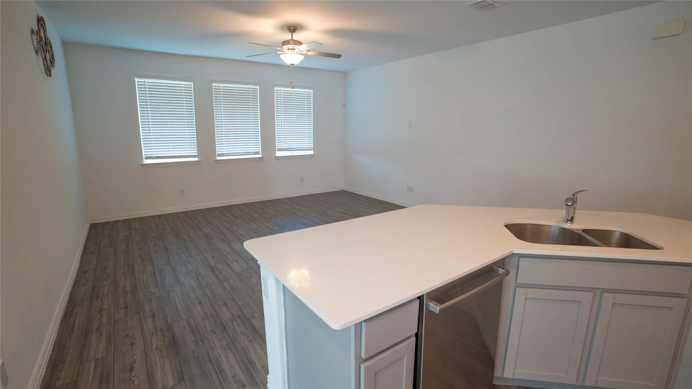 Single Family Residence For Sale in Collin County , 7109 Dandelion Road, Mc Kinney, Texas 75071, 4 Bedroom, 2 Bathroom, 2 Garage spaces, 1,990 Sqft, built in 2021, mls#21391280, Real Estate Agent in Mc Kinney, Homes For Sale in Collin county, Homes For Sale in Mc Kinney, Realtor in Mc Kinney Texas, Real Estate Brokerage Independent Realty Texas, Luminita Cordes Realtor