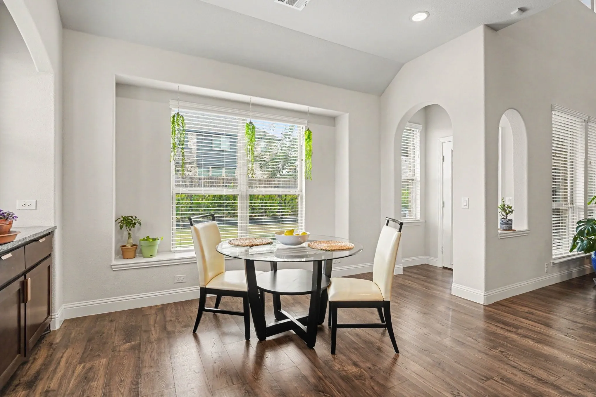 Single Family Residence For Sale in Tarrant County , 10628 Kettlewood Drive, Fort Worth, Texas 76036, 4 Bedroom, 4 Bathroom, 3 Garage spaces, 3,489 Sqft, built in 2022, mls#21392919, Real Estate Agent in Fort Worth, Homes For Sale in Tarrant county, Homes For Sale in Fort Worth, Realtor in Fort Worth Texas, Real Estate Brokerage Independent Realty Texas, Luminita Cordes Realtor