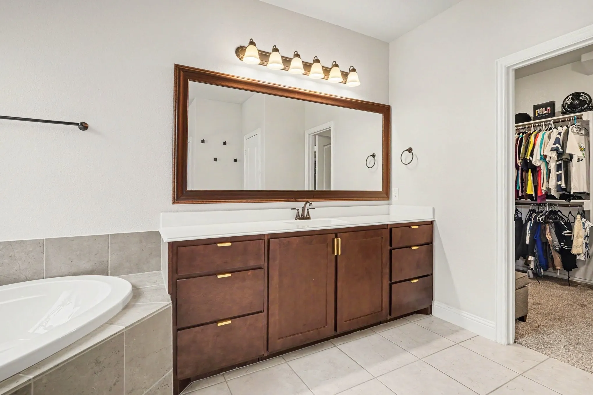 Single Family Residence For Sale in Tarrant County , 10628 Kettlewood Drive, Fort Worth, Texas 76036, 4 Bedroom, 4 Bathroom, 3 Garage spaces, 3,489 Sqft, built in 2022, mls#21392919, Real Estate Agent in Fort Worth, Homes For Sale in Tarrant county, Homes For Sale in Fort Worth, Realtor in Fort Worth Texas, Real Estate Brokerage Independent Realty Texas, Luminita Cordes Realtor