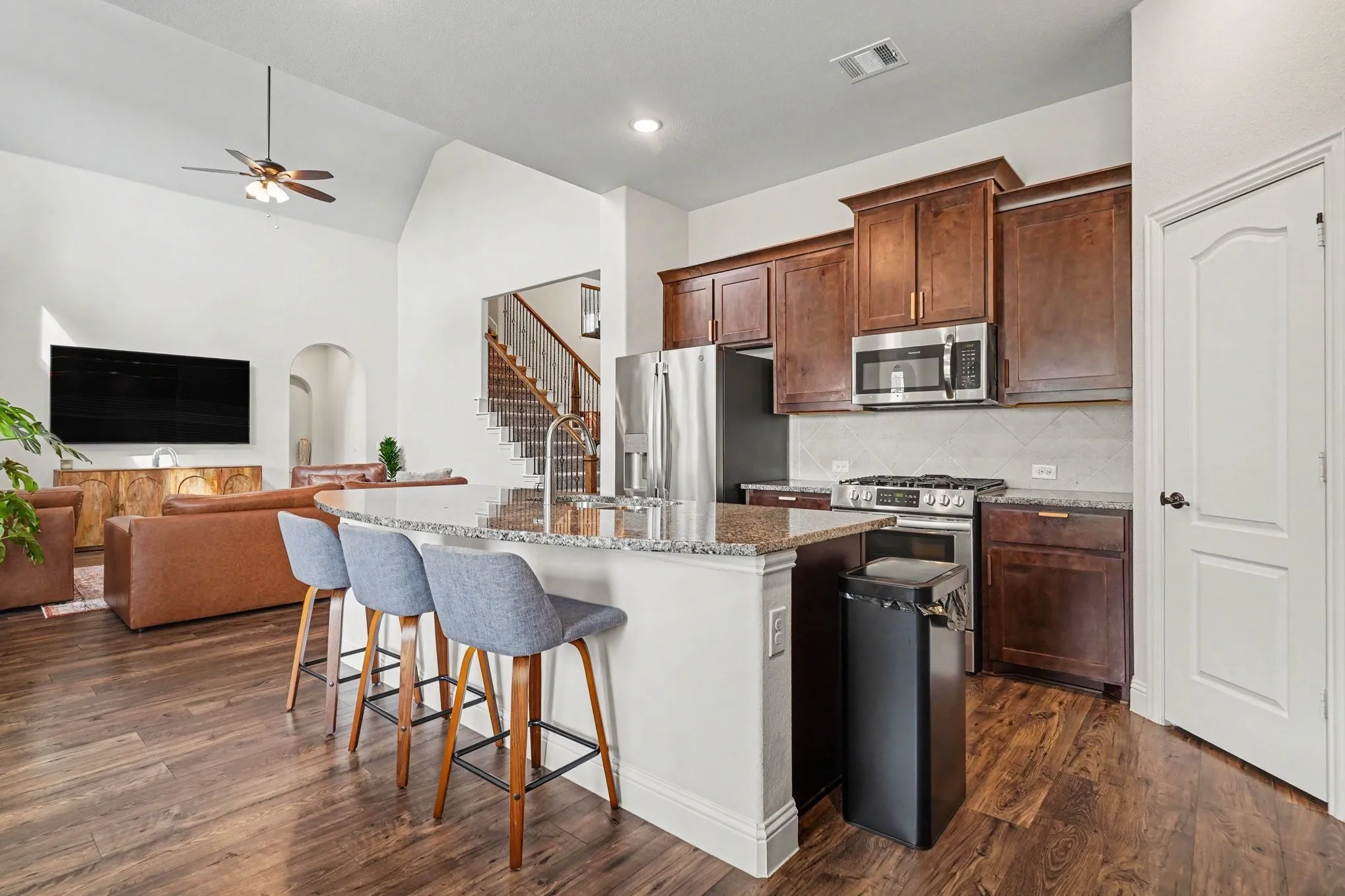 Single Family Residence For Sale in Tarrant County , 10628 Kettlewood Drive, Fort Worth, Texas 76036, 4 Bedroom, 4 Bathroom, 3 Garage spaces, 3,489 Sqft, built in 2022, mls#21392919, Real Estate Agent in Fort Worth, Homes For Sale in Tarrant county, Homes For Sale in Fort Worth, Realtor in Fort Worth Texas, Real Estate Brokerage Independent Realty Texas, Luminita Cordes Realtor