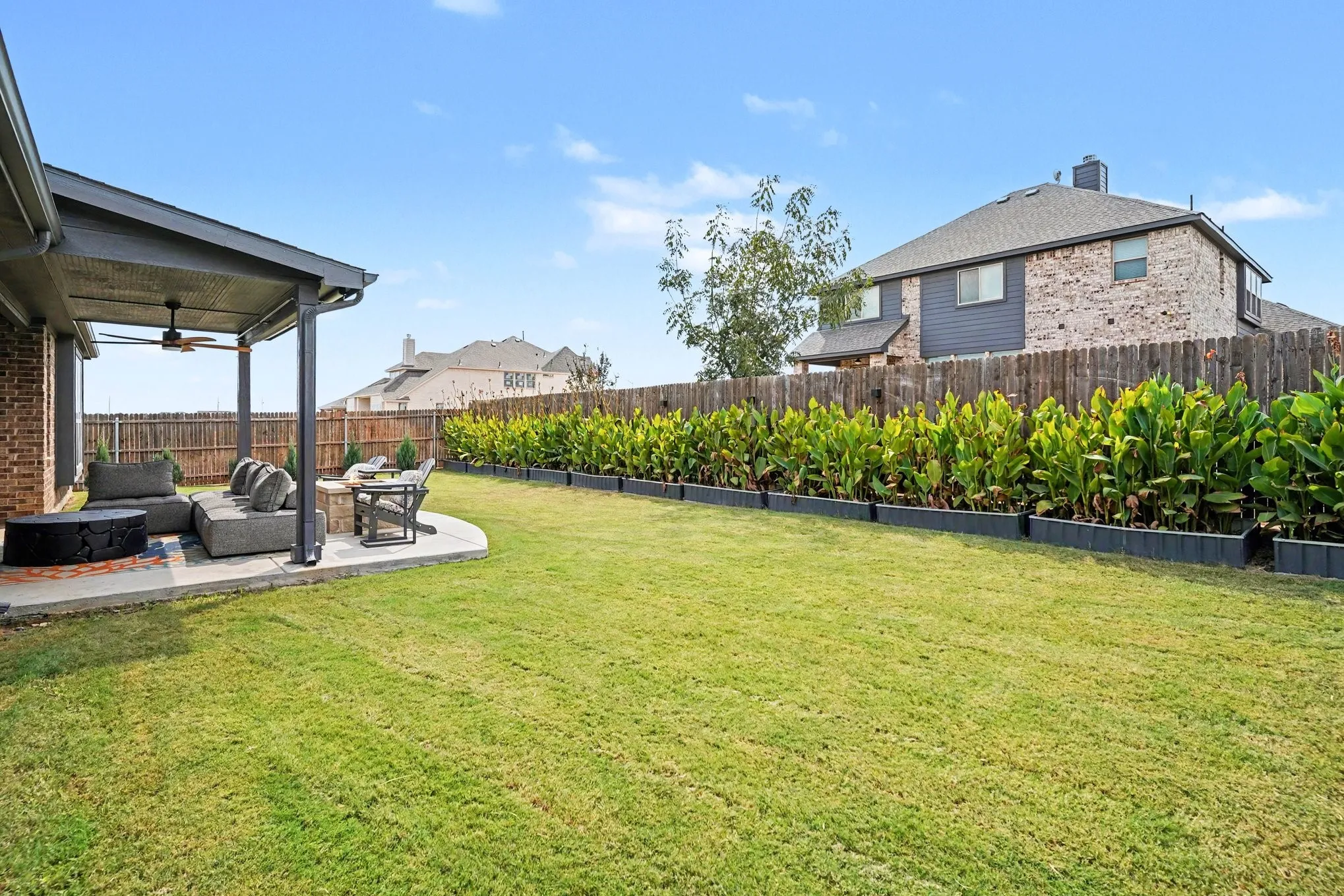 Single Family Residence For Sale in Tarrant County , 10628 Kettlewood Drive, Fort Worth, Texas 76036, 4 Bedroom, 4 Bathroom, 3 Garage spaces, 3,489 Sqft, built in 2022, mls#21392919, Real Estate Agent in Fort Worth, Homes For Sale in Tarrant county, Homes For Sale in Fort Worth, Realtor in Fort Worth Texas, Real Estate Brokerage Independent Realty Texas, Luminita Cordes Realtor