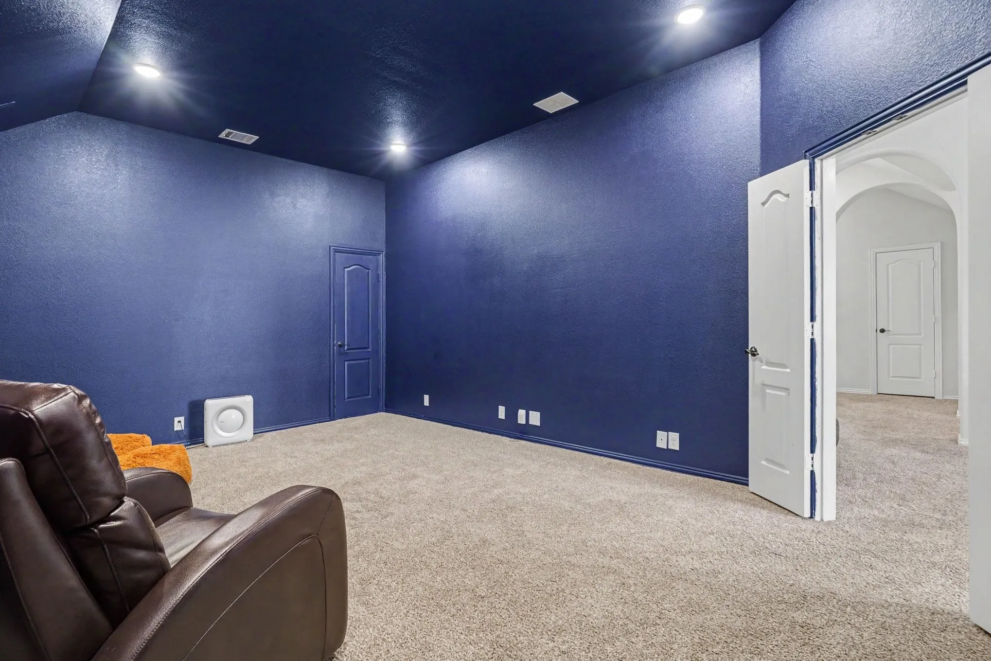 Single Family Residence For Sale in Tarrant County , 10628 Kettlewood Drive, Fort Worth, Texas 76036, 4 Bedroom, 4 Bathroom, 3 Garage spaces, 3,489 Sqft, built in 2022, mls#21392919, Real Estate Agent in Fort Worth, Homes For Sale in Tarrant county, Homes For Sale in Fort Worth, Realtor in Fort Worth Texas, Real Estate Brokerage Independent Realty Texas, Luminita Cordes Realtor