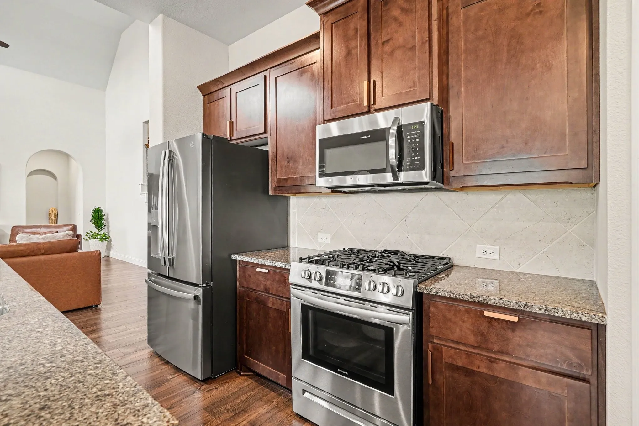 Single Family Residence For Sale in Tarrant County , 10628 Kettlewood Drive, Fort Worth, Texas 76036, 4 Bedroom, 4 Bathroom, 3 Garage spaces, 3,489 Sqft, built in 2022, mls#21392919, Real Estate Agent in Fort Worth, Homes For Sale in Tarrant county, Homes For Sale in Fort Worth, Realtor in Fort Worth Texas, Real Estate Brokerage Independent Realty Texas, Luminita Cordes Realtor