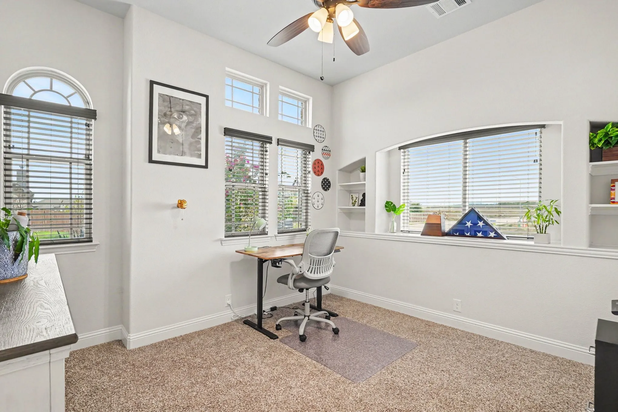 Single Family Residence For Sale in Tarrant County , 10628 Kettlewood Drive, Fort Worth, Texas 76036, 4 Bedroom, 4 Bathroom, 3 Garage spaces, 3,489 Sqft, built in 2022, mls#21392919, Real Estate Agent in Fort Worth, Homes For Sale in Tarrant county, Homes For Sale in Fort Worth, Realtor in Fort Worth Texas, Real Estate Brokerage Independent Realty Texas, Luminita Cordes Realtor