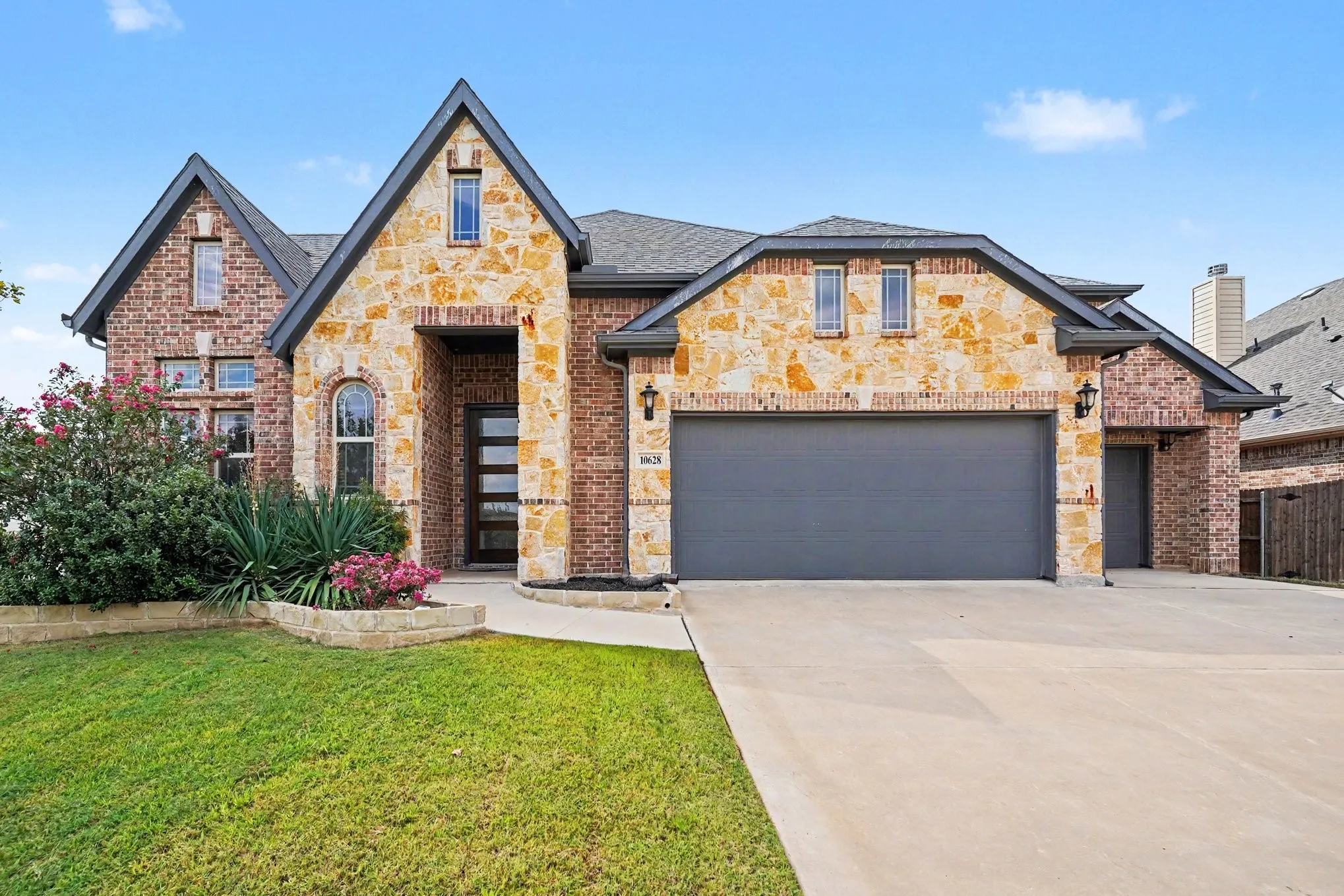 Single Family Residence For Sale