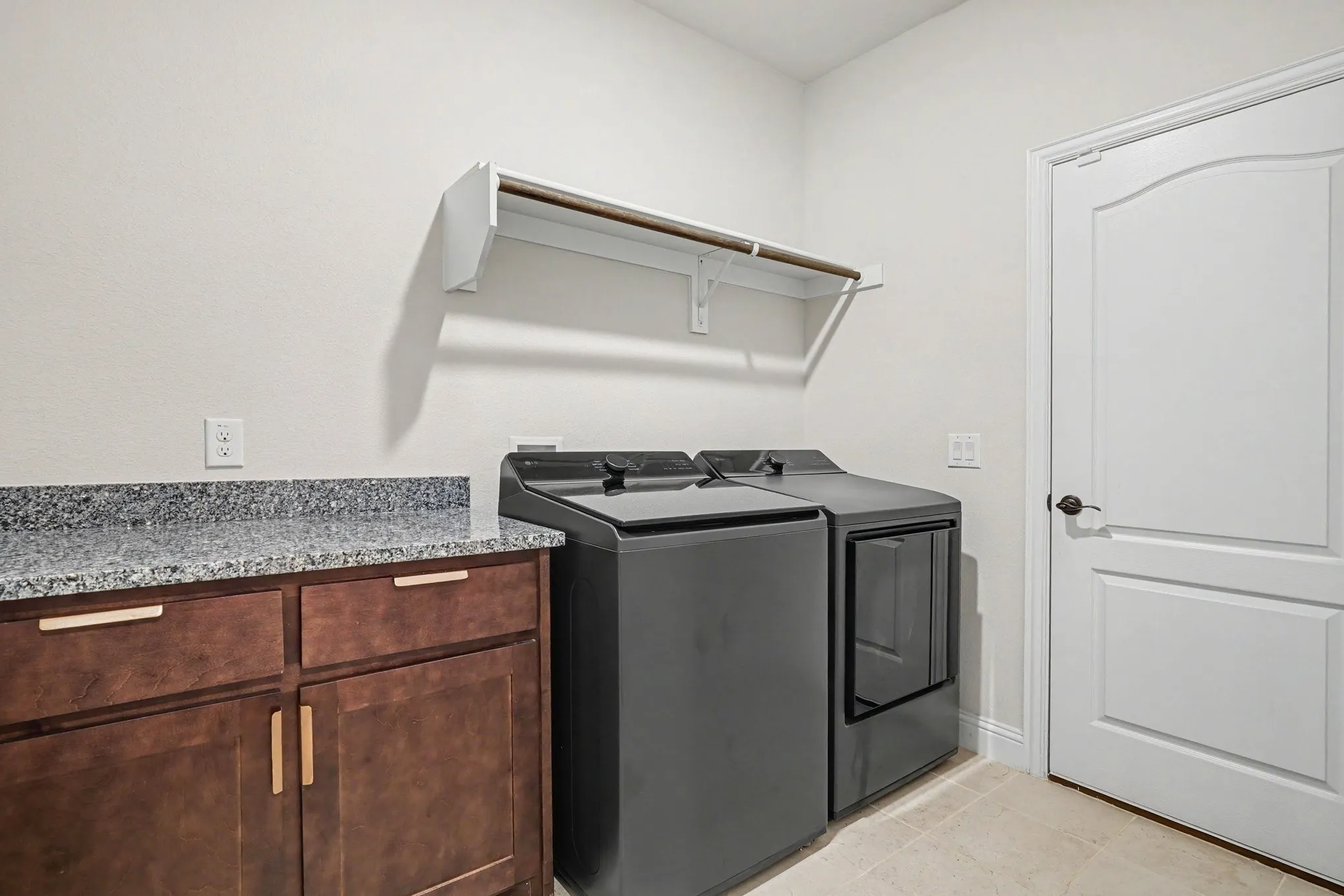 Single Family Residence For Sale in Tarrant County , 10628 Kettlewood Drive, Fort Worth, Texas 76036, 4 Bedroom, 4 Bathroom, 3 Garage spaces, 3,489 Sqft, built in 2022, mls#21392919, Real Estate Agent in Fort Worth, Homes For Sale in Tarrant county, Homes For Sale in Fort Worth, Realtor in Fort Worth Texas, Real Estate Brokerage Independent Realty Texas, Luminita Cordes Realtor