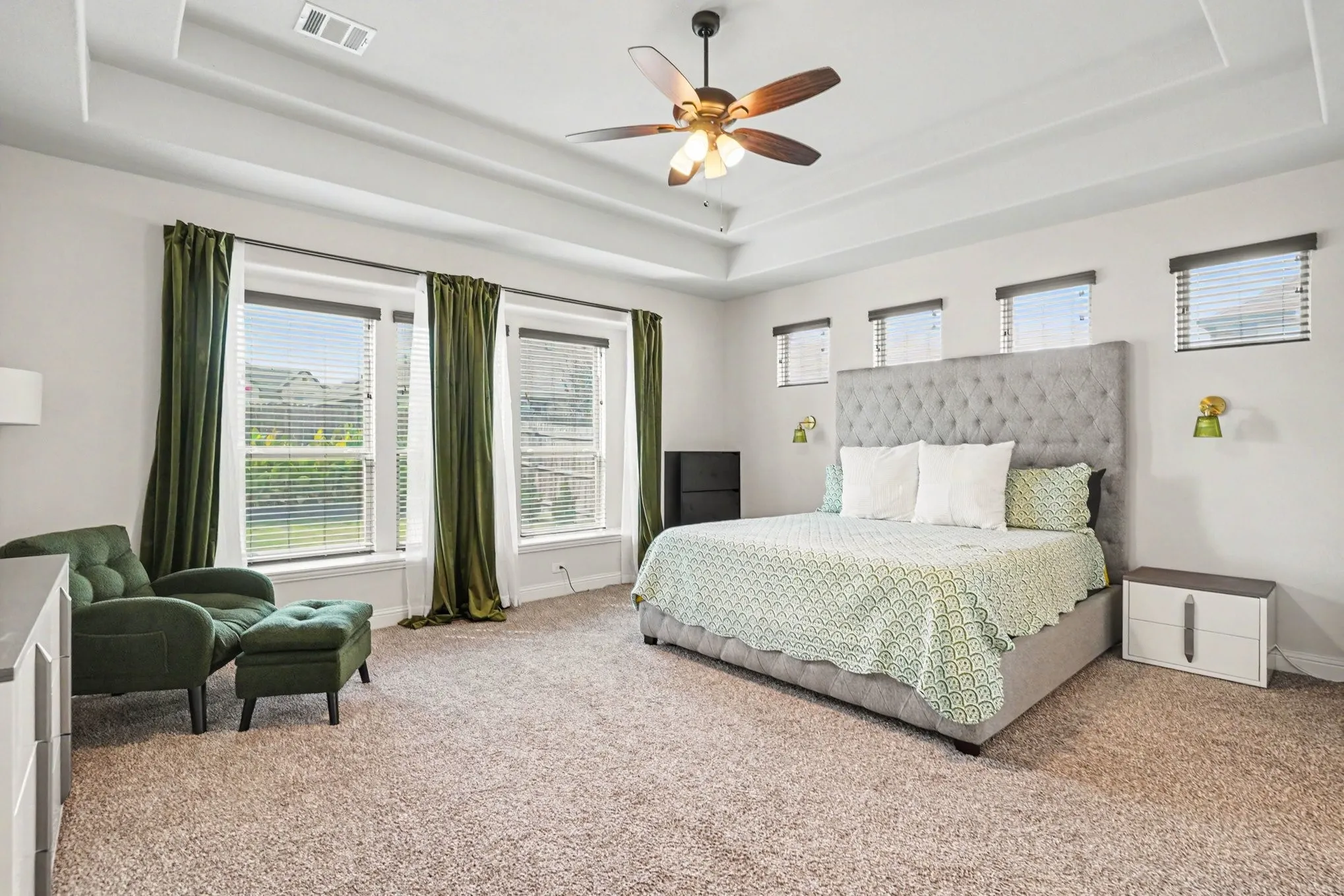 Single Family Residence For Sale in Tarrant County , 10628 Kettlewood Drive, Fort Worth, Texas 76036, 4 Bedroom, 4 Bathroom, 3 Garage spaces, 3,489 Sqft, built in 2022, mls#21392919, Real Estate Agent in Fort Worth, Homes For Sale in Tarrant county, Homes For Sale in Fort Worth, Realtor in Fort Worth Texas, Real Estate Brokerage Independent Realty Texas, Luminita Cordes Realtor