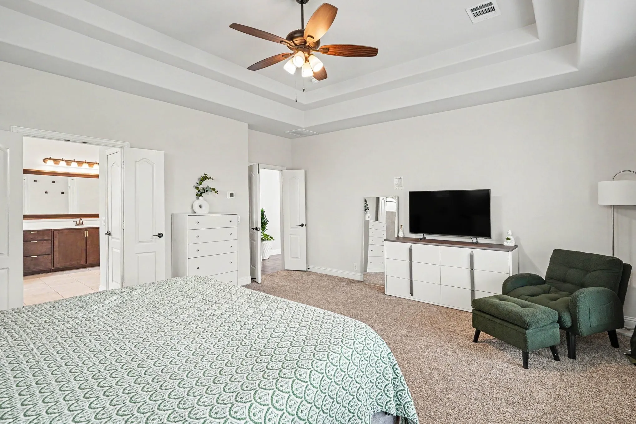 Single Family Residence For Sale in Tarrant County , 10628 Kettlewood Drive, Fort Worth, Texas 76036, 4 Bedroom, 4 Bathroom, 3 Garage spaces, 3,489 Sqft, built in 2022, mls#21392919, Real Estate Agent in Fort Worth, Homes For Sale in Tarrant county, Homes For Sale in Fort Worth, Realtor in Fort Worth Texas, Real Estate Brokerage Independent Realty Texas, Luminita Cordes Realtor