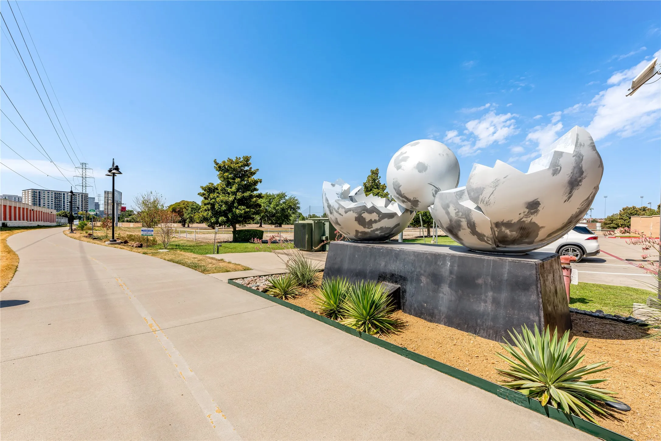 Condominium For Sale in Dallas County , 5656 N Central Expressway 103, Dallas, Texas 75206, 2 Bedroom, 3 Bathroom, 2 Garage spaces, 2,364 Sqft, built in 2005, mls#21395039, Real Estate Agent in Dallas, Homes For Sale in Dallas county, Homes For Sale in Dallas, Realtor in Dallas Texas, Real Estate Brokerage Independent Realty Texas, Luminita Cordes Realtor