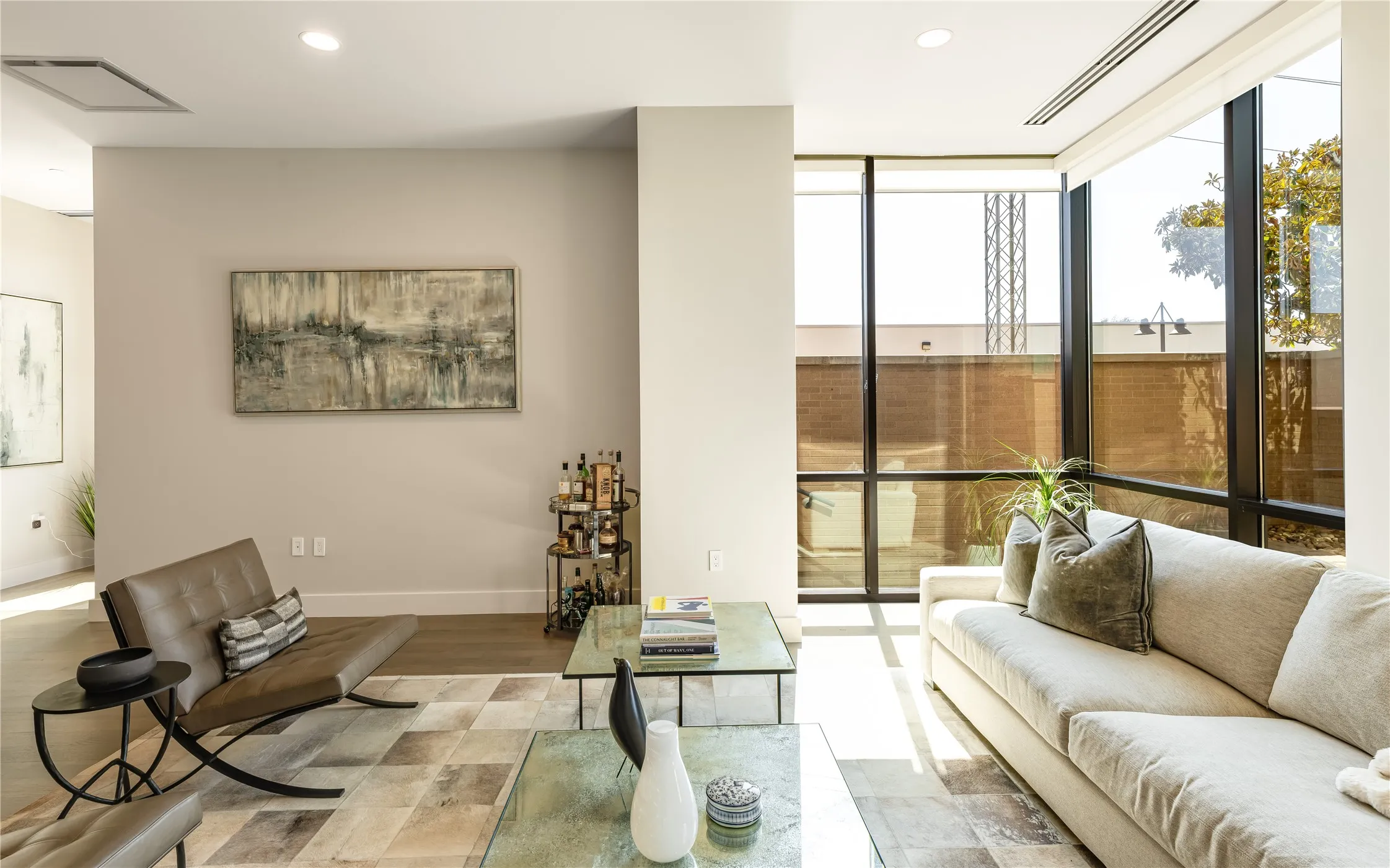 Condominium For Sale in Dallas County , 5656 N Central Expressway 103, Dallas, Texas 75206, 2 Bedroom, 3 Bathroom, 2 Garage spaces, 2,364 Sqft, built in 2005, mls#21395039, Real Estate Agent in Dallas, Homes For Sale in Dallas county, Homes For Sale in Dallas, Realtor in Dallas Texas, Real Estate Brokerage Independent Realty Texas, Luminita Cordes Realtor