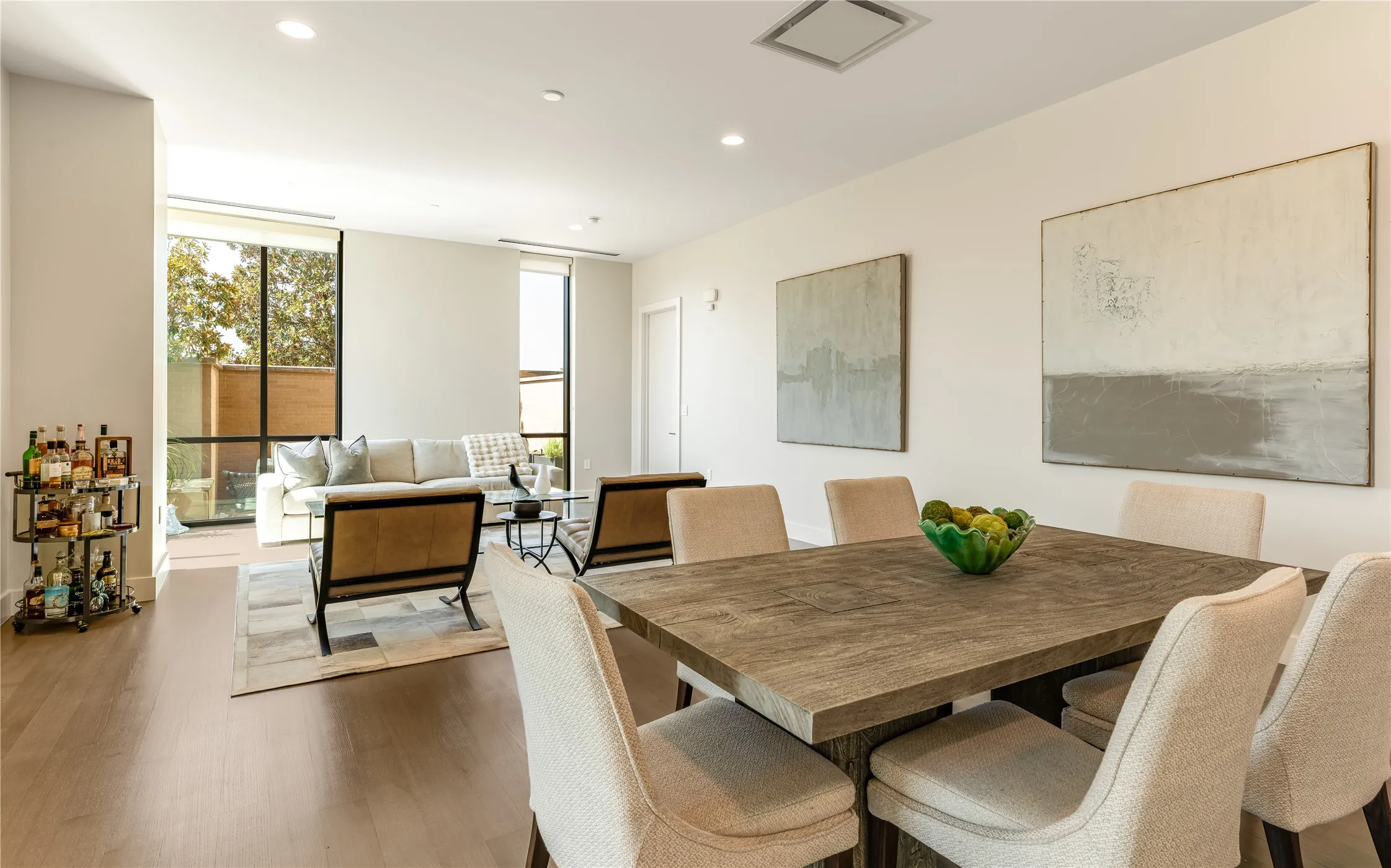 Condominium For Sale in Dallas County , 5656 N Central Expressway 103, Dallas, Texas 75206, 2 Bedroom, 3 Bathroom, 2 Garage spaces, 2,364 Sqft, built in 2005, mls#21395039, Real Estate Agent in Dallas, Homes For Sale in Dallas county, Homes For Sale in Dallas, Realtor in Dallas Texas, Real Estate Brokerage Independent Realty Texas, Luminita Cordes Realtor