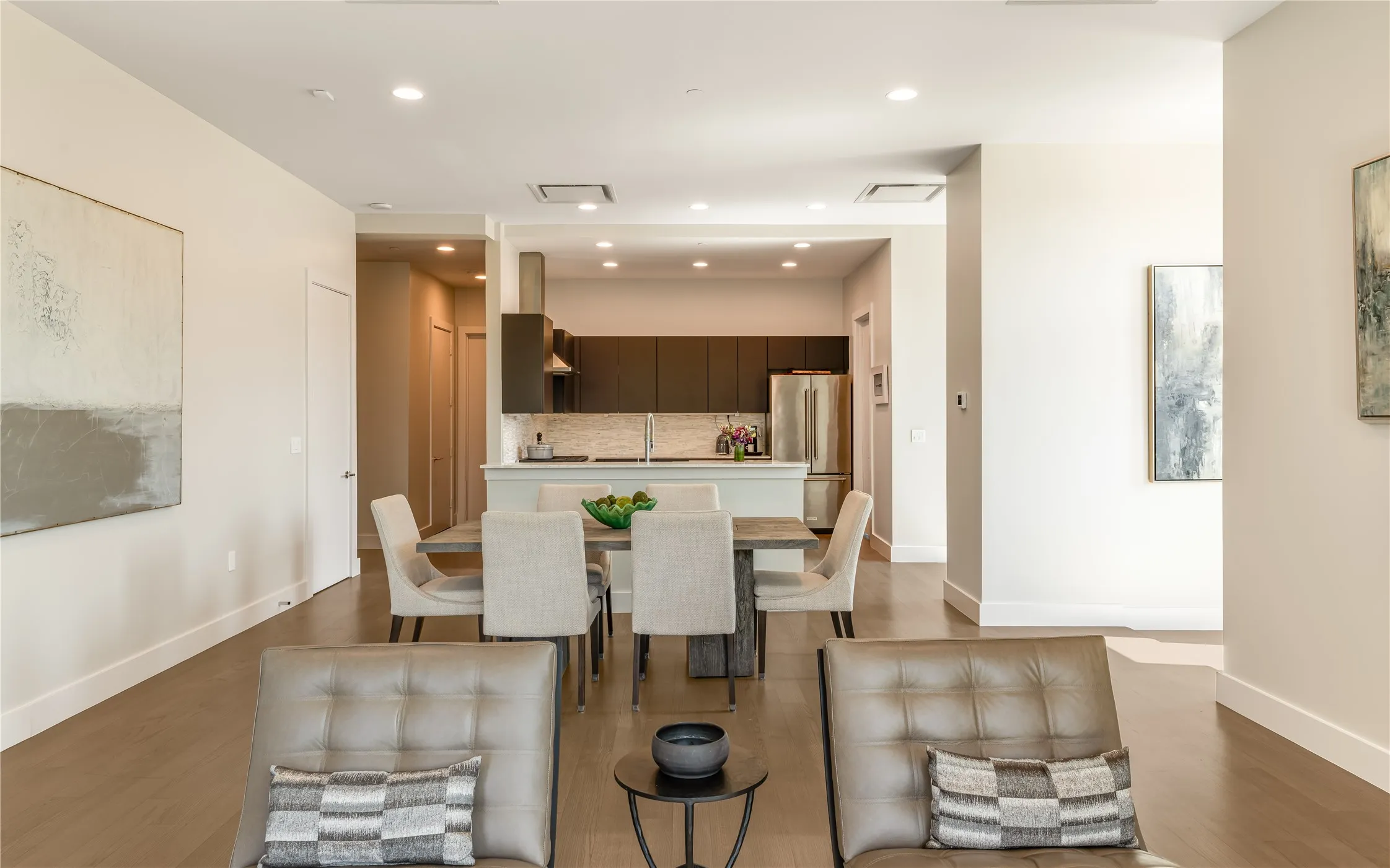 Condominium For Sale in Dallas County , 5656 N Central Expressway 103, Dallas, Texas 75206, 2 Bedroom, 3 Bathroom, 2 Garage spaces, 2,364 Sqft, built in 2005, mls#21395039, Real Estate Agent in Dallas, Homes For Sale in Dallas county, Homes For Sale in Dallas, Realtor in Dallas Texas, Real Estate Brokerage Independent Realty Texas, Luminita Cordes Realtor