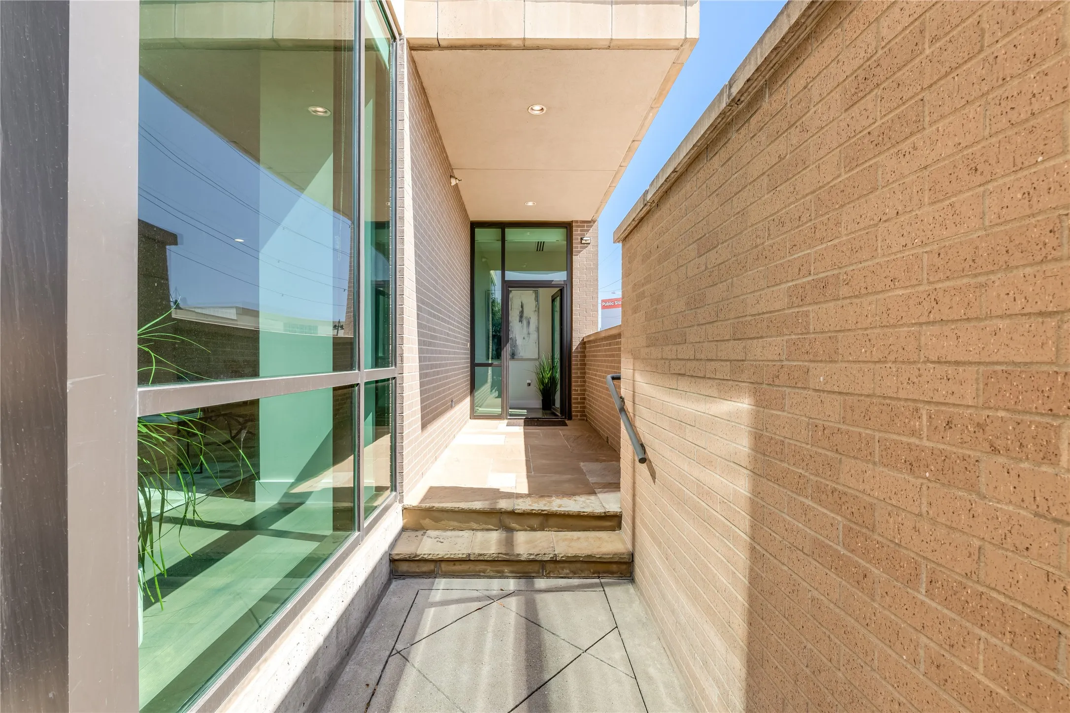 Condominium For Sale in Dallas County , 5656 N Central Expressway 103, Dallas, Texas 75206, 2 Bedroom, 3 Bathroom, 2 Garage spaces, 2,364 Sqft, built in 2005, mls#21395039, Real Estate Agent in Dallas, Homes For Sale in Dallas county, Homes For Sale in Dallas, Realtor in Dallas Texas, Real Estate Brokerage Independent Realty Texas, Luminita Cordes Realtor