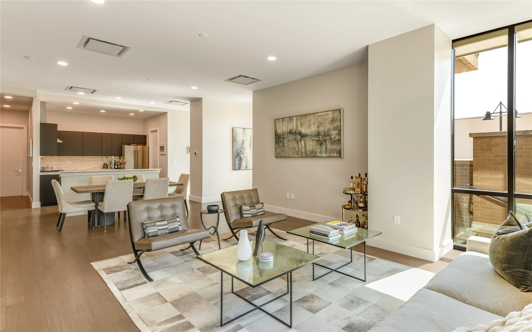 Condominium For Sale in Dallas County , 5656 N Central Expressway 103, Dallas, Texas 75206, 2 Bedroom, 3 Bathroom, 2 Garage spaces, 2,364 Sqft, built in 2005, mls#21395039, Real Estate Agent in Dallas, Homes For Sale in Dallas county, Homes For Sale in Dallas, Realtor in Dallas Texas, Real Estate Brokerage Independent Realty Texas, Luminita Cordes Realtor