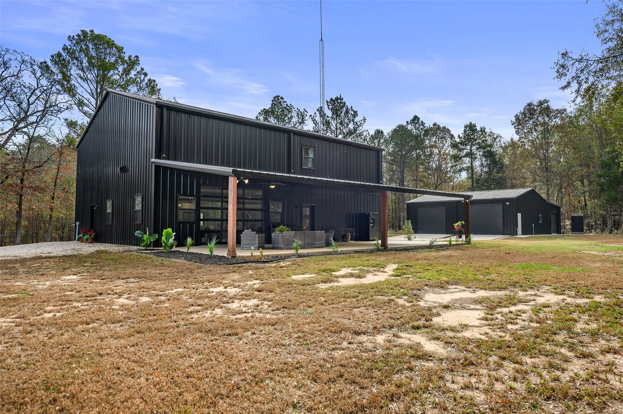 Single Family Residence For Sale in Wood County , 373 County road 3832, Hawkins, Texas 75765, 3 Bedroom, 3 Bathroom, 2 Garage spaces, 3,700 Sqft, built in 2022, mls#21395337, Real Estate Agent in Hawkins, Homes For Sale in Wood county, Homes For Sale in Hawkins, Realtor in Hawkins Texas, Real Estate Brokerage Independent Realty Texas, Luminita Cordes Realtor