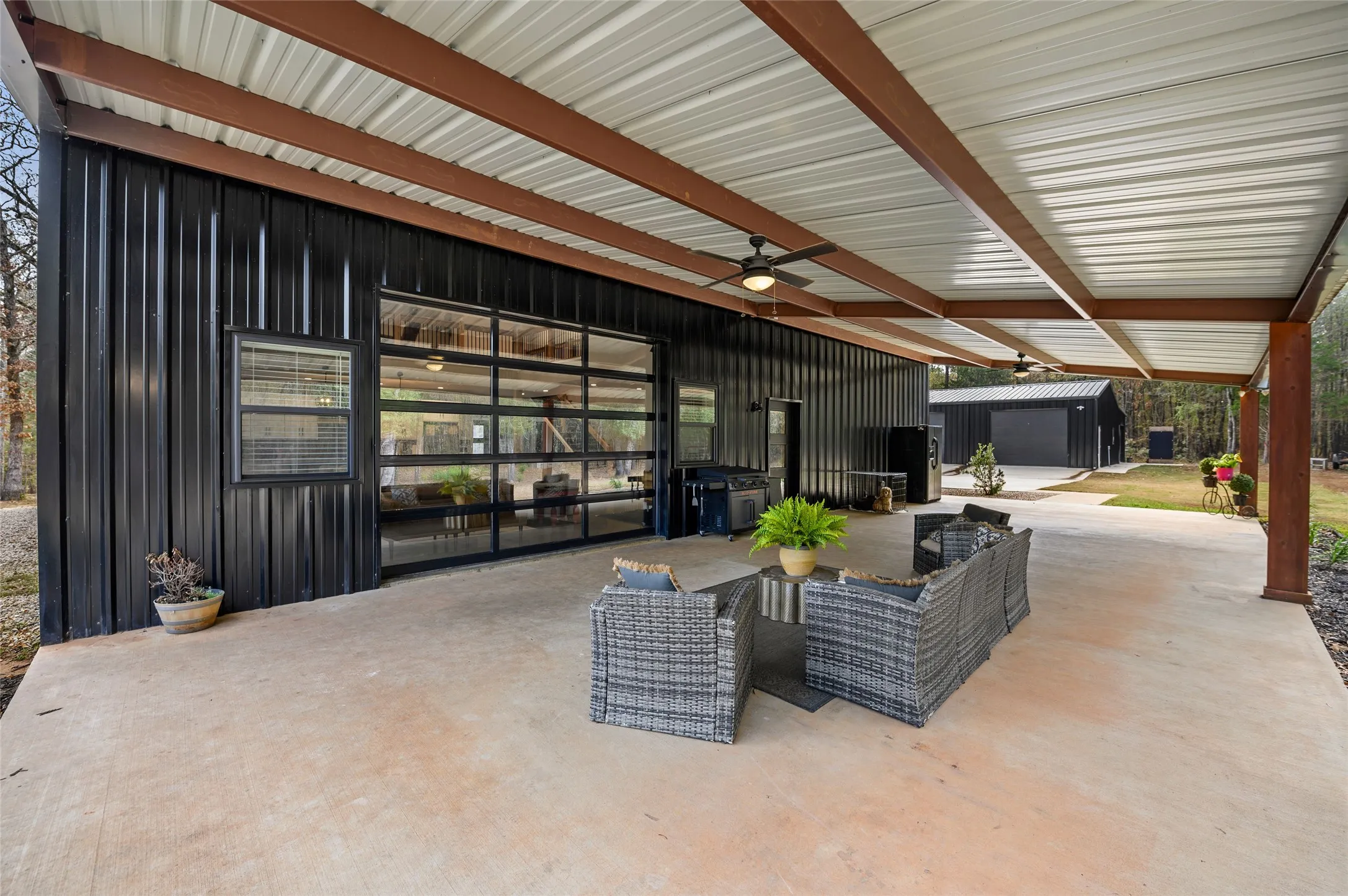 Single Family Residence For Sale in Wood County , 373 County road 3832, Hawkins, Texas 75765, 3 Bedroom, 3 Bathroom, 2 Garage spaces, 3,700 Sqft, built in 2022, mls#21395337, Real Estate Agent in Hawkins, Homes For Sale in Wood county, Homes For Sale in Hawkins, Realtor in Hawkins Texas, Real Estate Brokerage Independent Realty Texas, Luminita Cordes Realtor