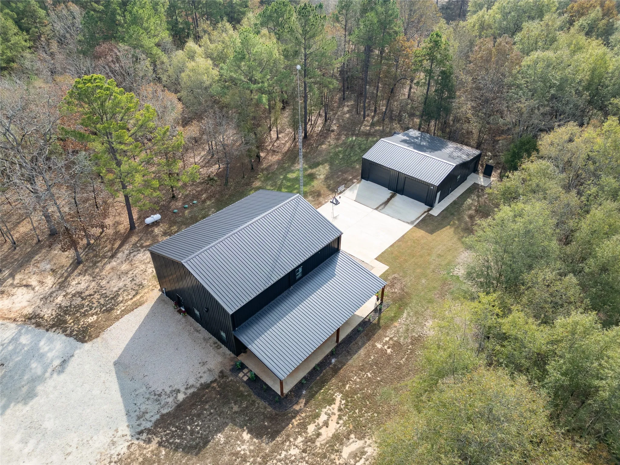 Single Family Residence For Sale in Wood County , 373 County road 3832, Hawkins, Texas 75765, 3 Bedroom, 3 Bathroom, 2 Garage spaces, 3,700 Sqft, built in 2022, mls#21395337, Real Estate Agent in Hawkins, Homes For Sale in Wood county, Homes For Sale in Hawkins, Realtor in Hawkins Texas, Real Estate Brokerage Independent Realty Texas, Luminita Cordes Realtor