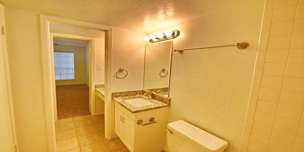 Condominium For Rent in Dallas County , 4033 Gilbert Avenue 103, Dallas, Texas 75219, 2 Bedroom, 2 Bathroom, Garage spaces, 836 Sqft, built in 1972, mls#21395544, Real Estate Agent in Dallas, Homes For Rent in Dallas county, Homes For Rent in Dallas, Realtor in Dallas Texas, Real Estate Brokerage Independent Realty Texas, Luminita Cordes Realtor
