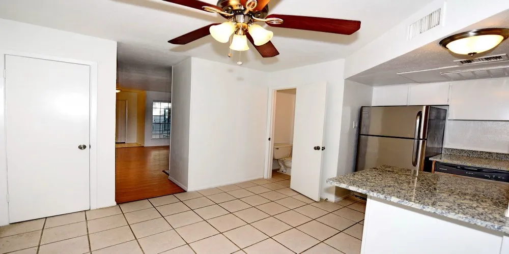 Condominium For Rent in Dallas County , 4033 Gilbert Avenue 103, Dallas, Texas 75219, 2 Bedroom, 2 Bathroom, Garage spaces, 836 Sqft, built in 1972, mls#21395544, Real Estate Agent in Dallas, Homes For Rent in Dallas county, Homes For Rent in Dallas, Realtor in Dallas Texas, Real Estate Brokerage Independent Realty Texas, Luminita Cordes Realtor