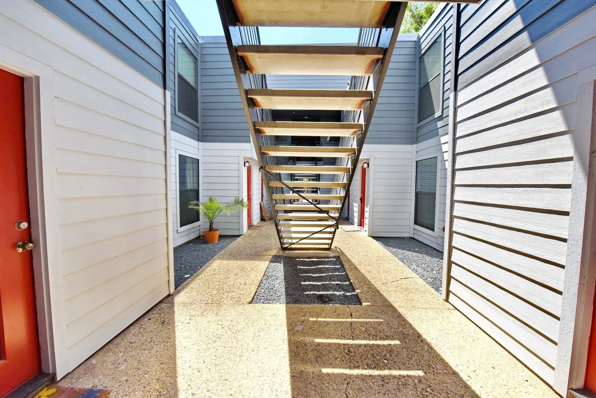 Condominium For Rent in Dallas County , 4033 Gilbert Avenue 103, Dallas, Texas 75219, 2 Bedroom, 2 Bathroom, Garage spaces, 836 Sqft, built in 1972, mls#21395544, Real Estate Agent in Dallas, Homes For Rent in Dallas county, Homes For Rent in Dallas, Realtor in Dallas Texas, Real Estate Brokerage Independent Realty Texas, Luminita Cordes Realtor
